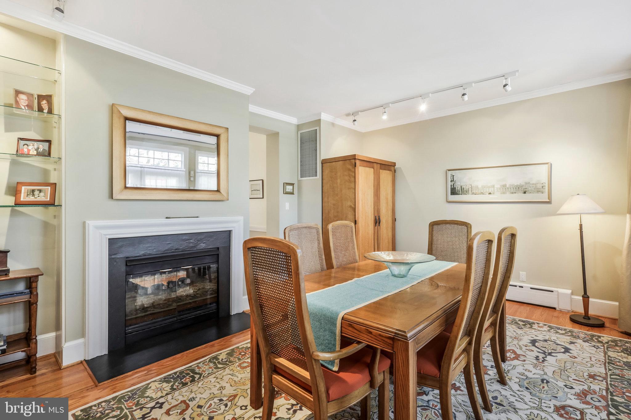 19 Cedar St