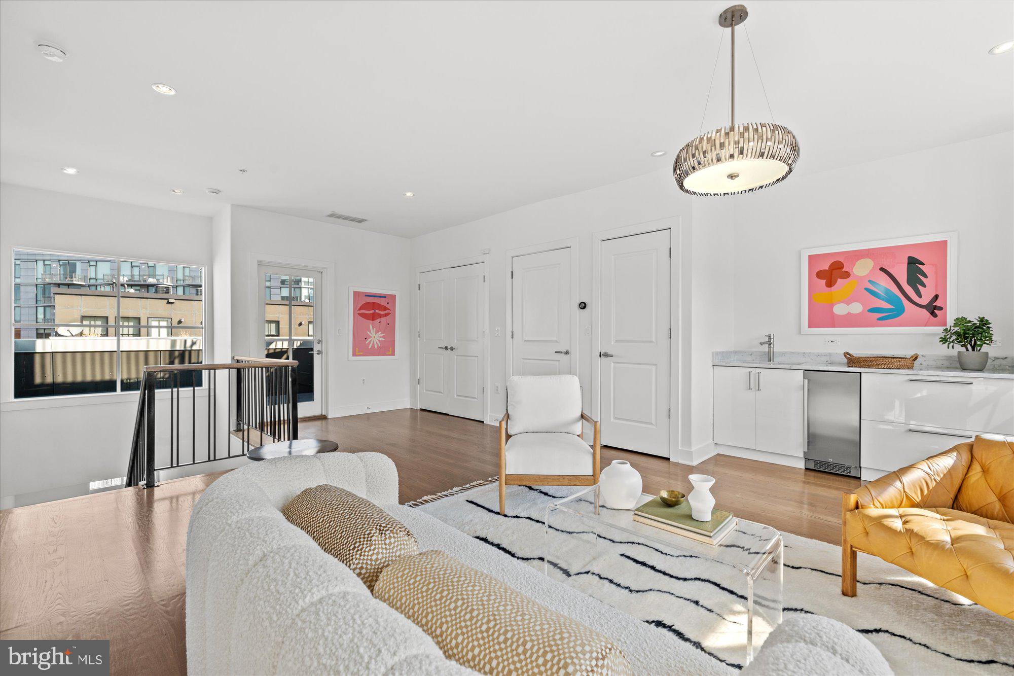 328 Third St