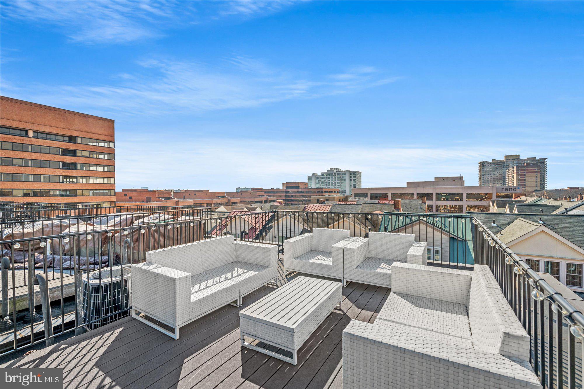 328 Third St