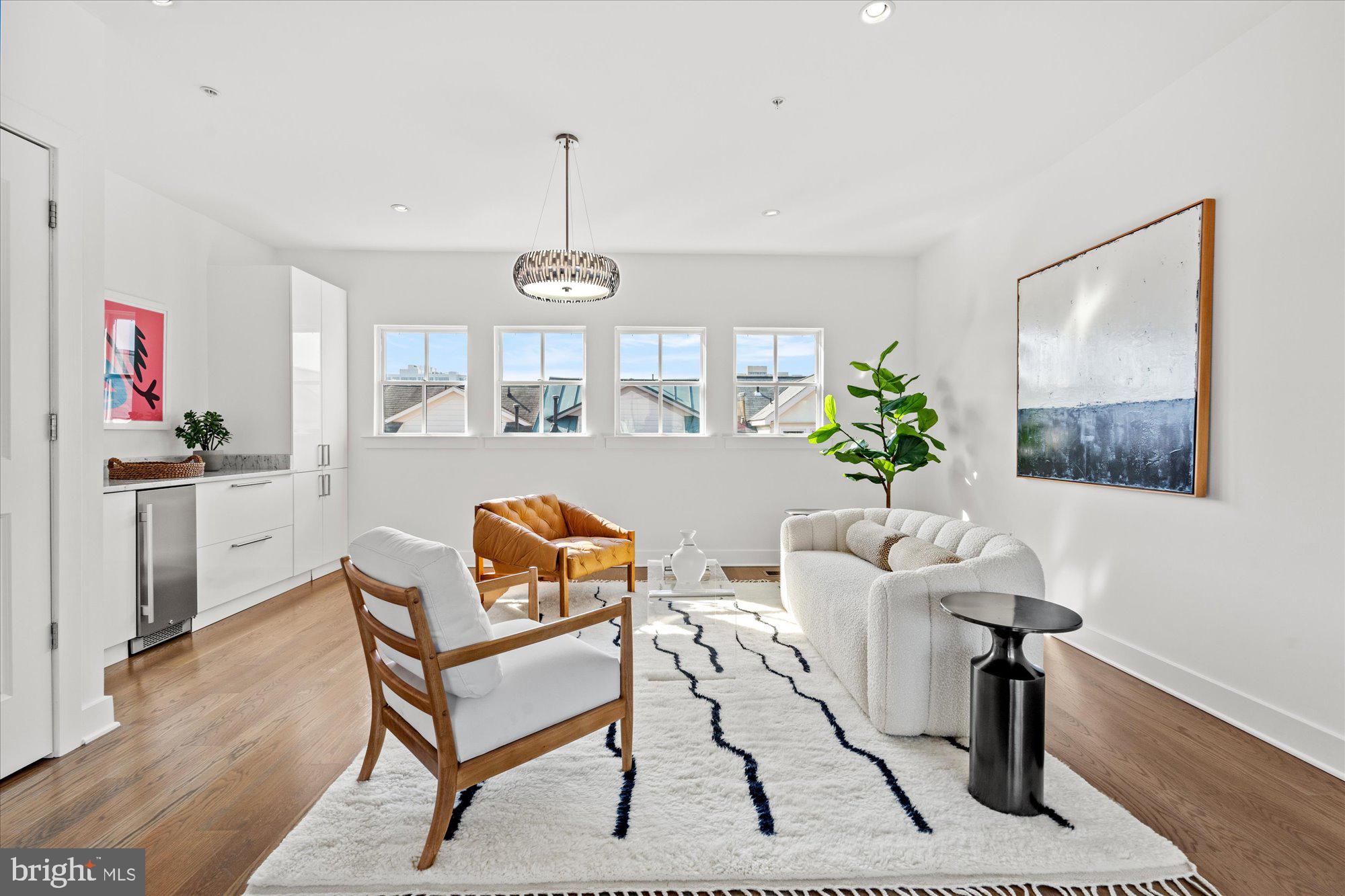 328 Third St