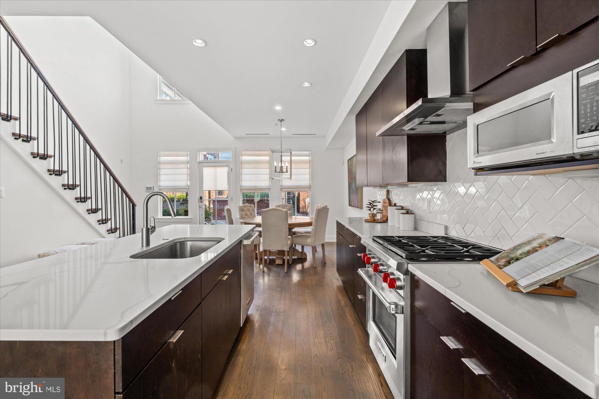 328 Third St