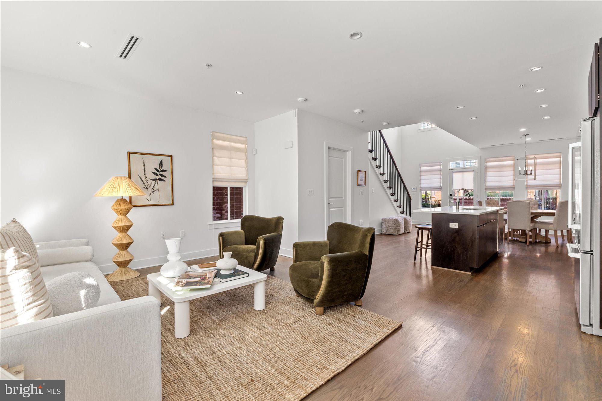 328 Third St