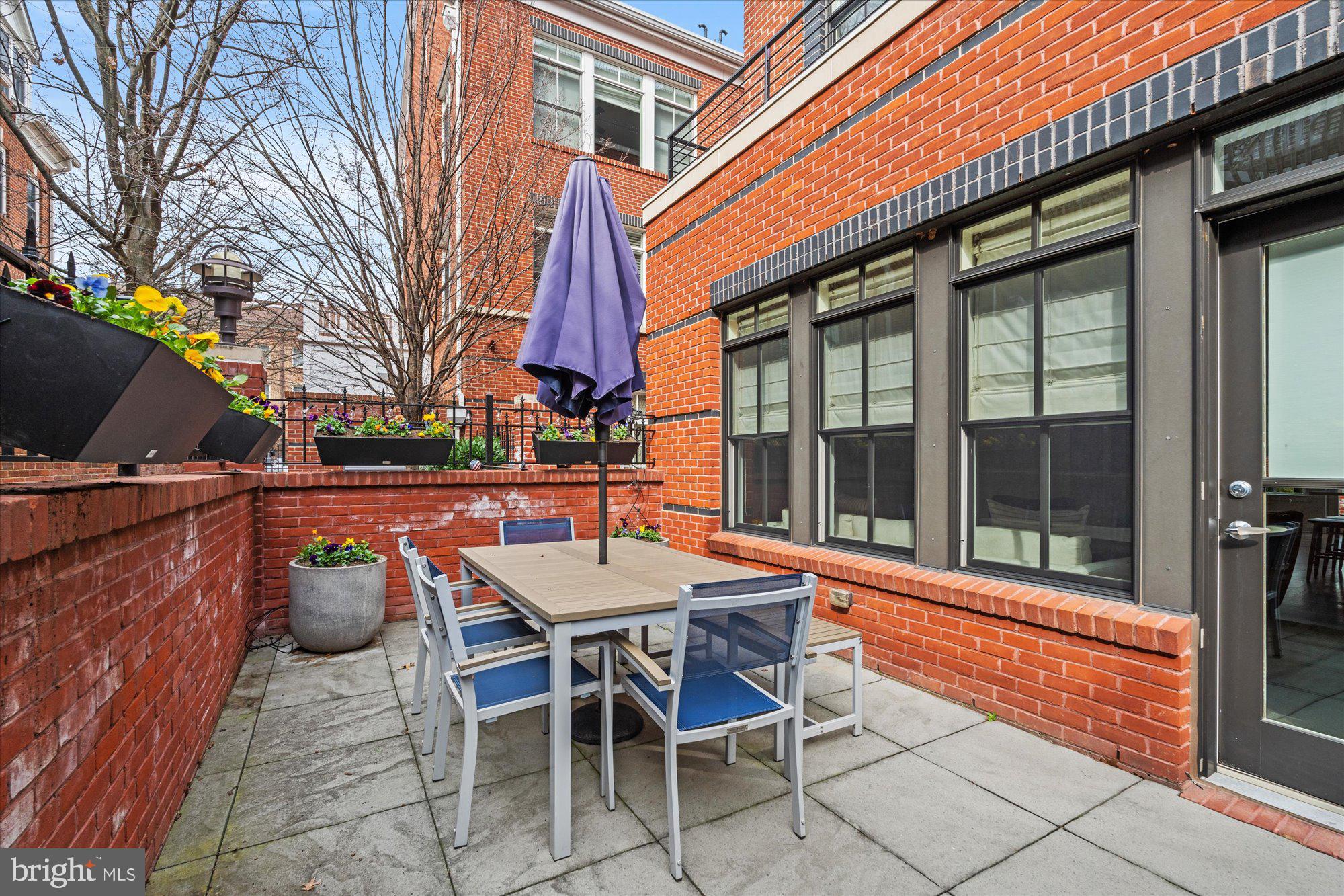 328 Third St