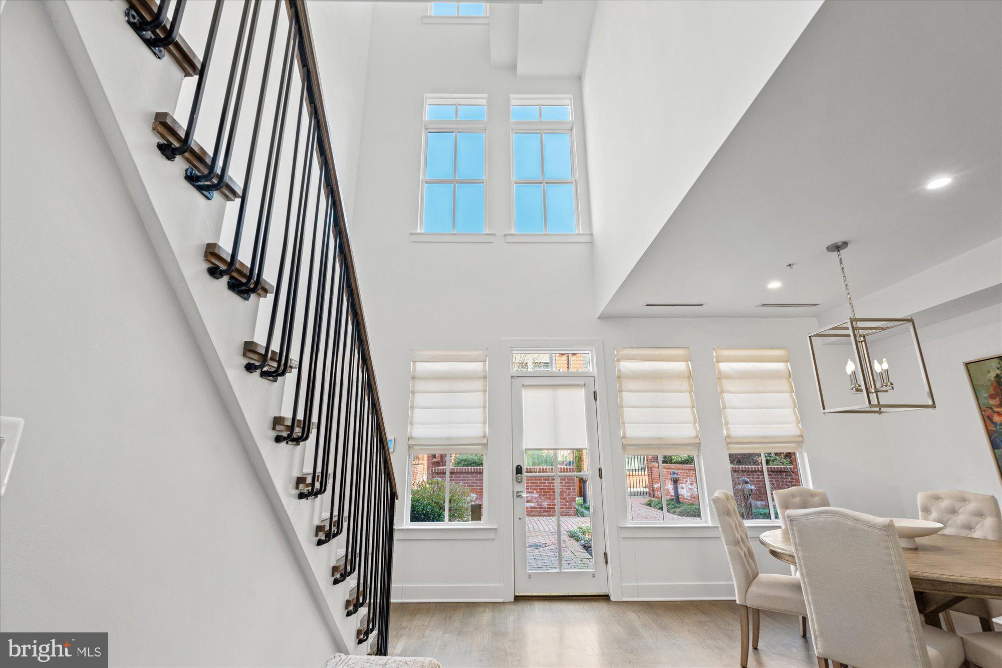 328 Third St