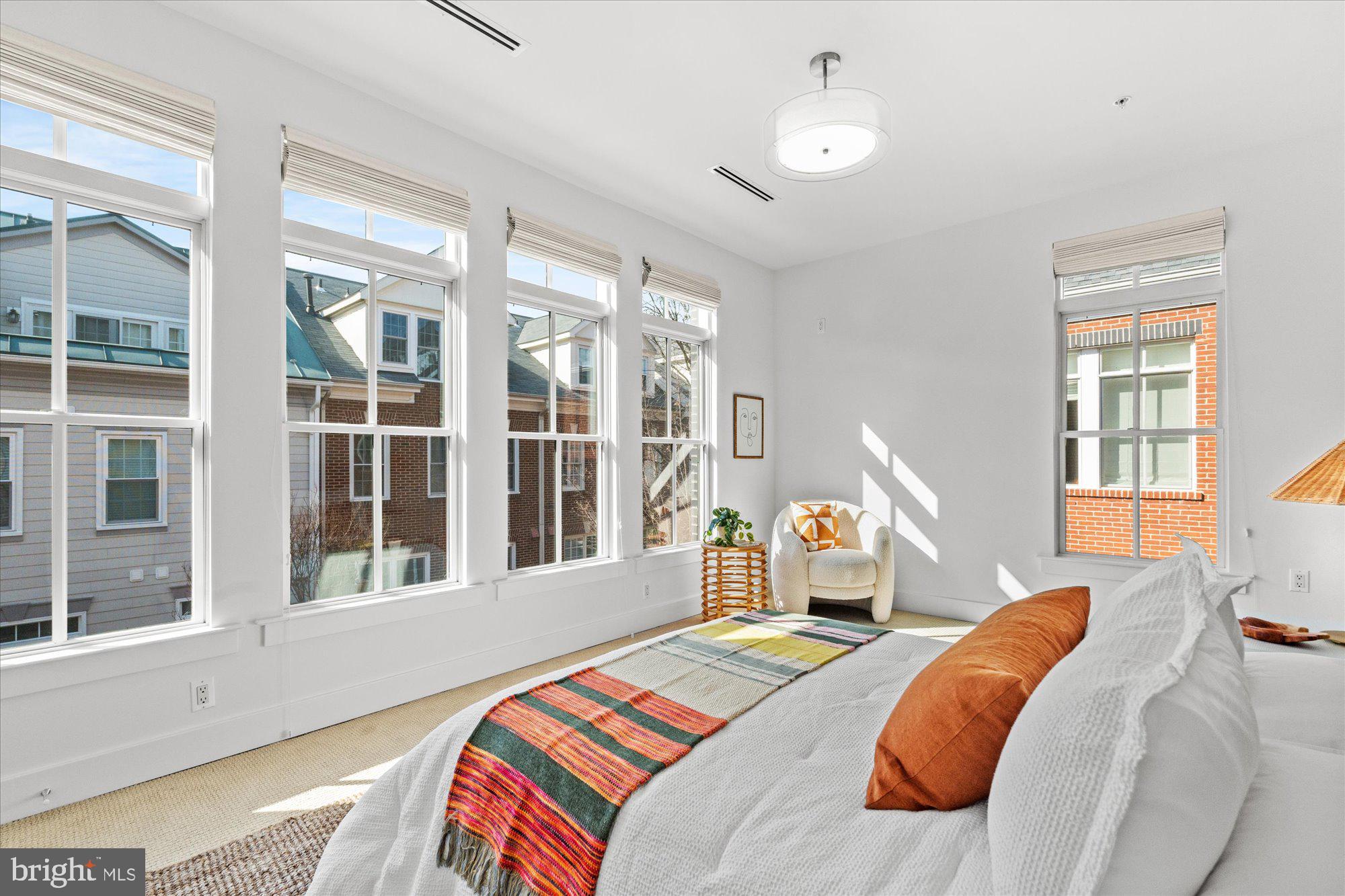 328 Third St