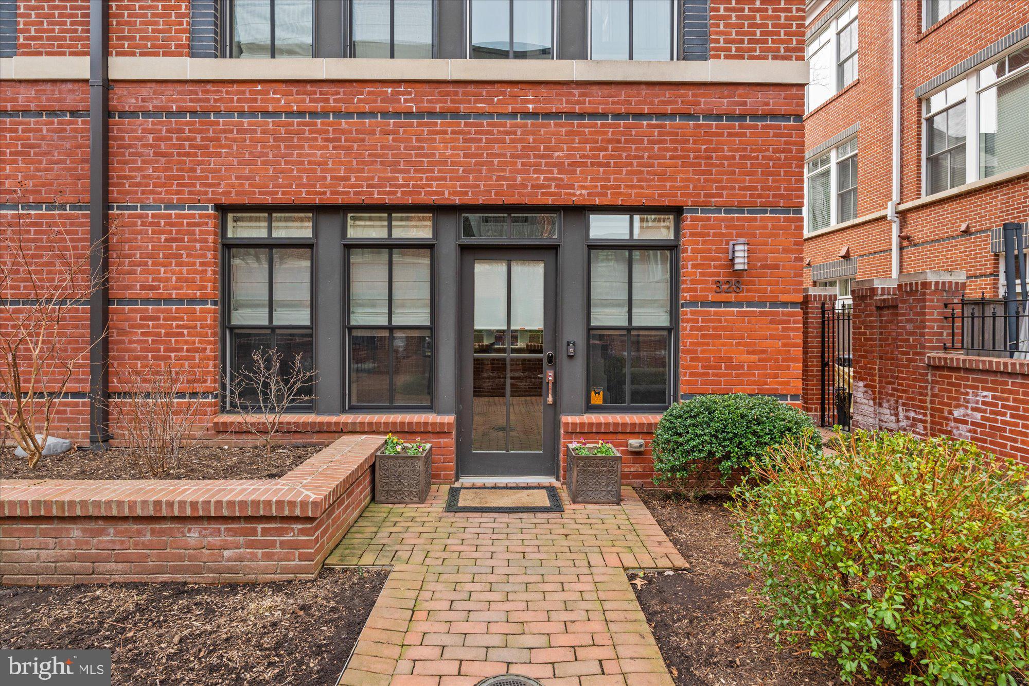 328 Third St