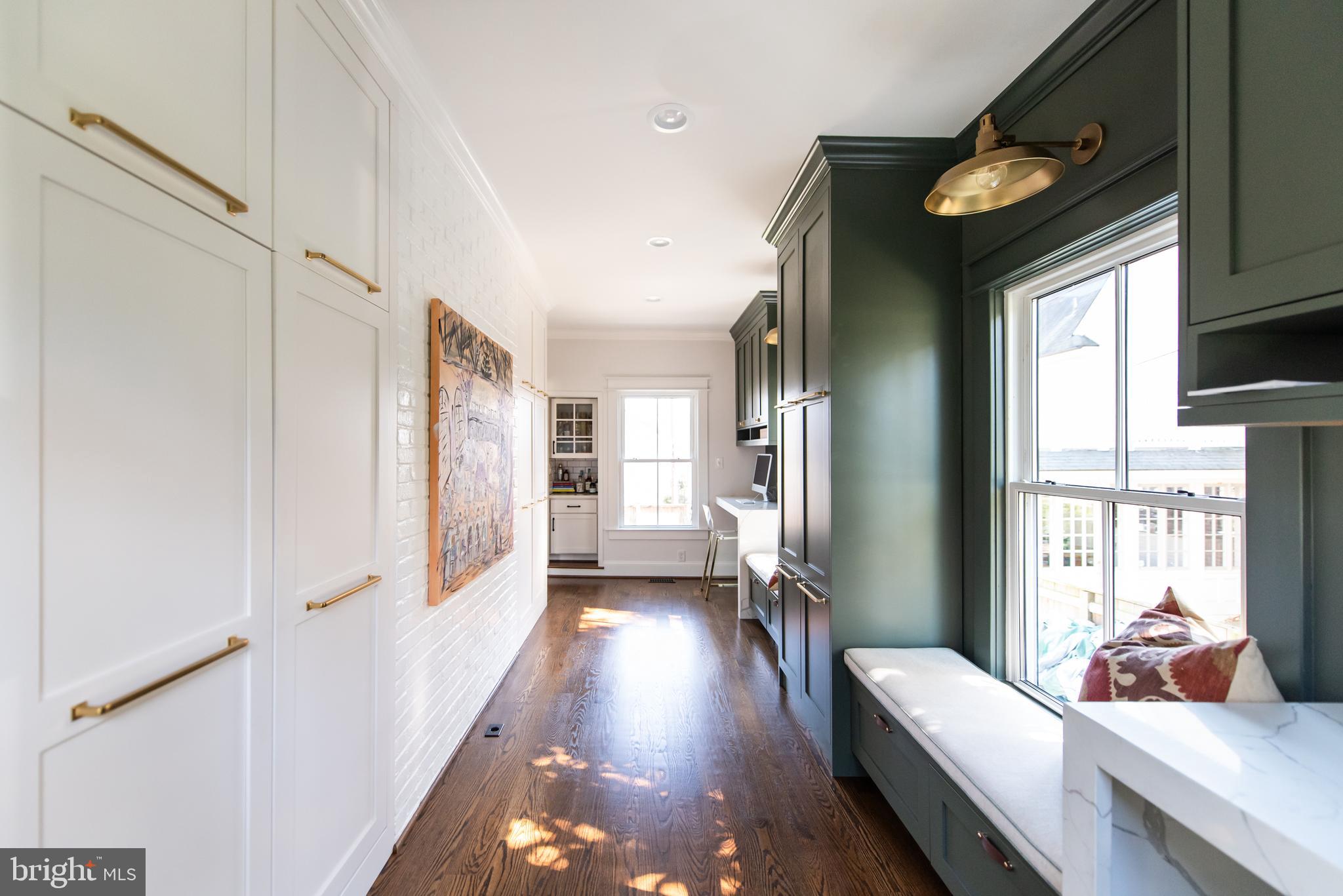 203 N View Ter