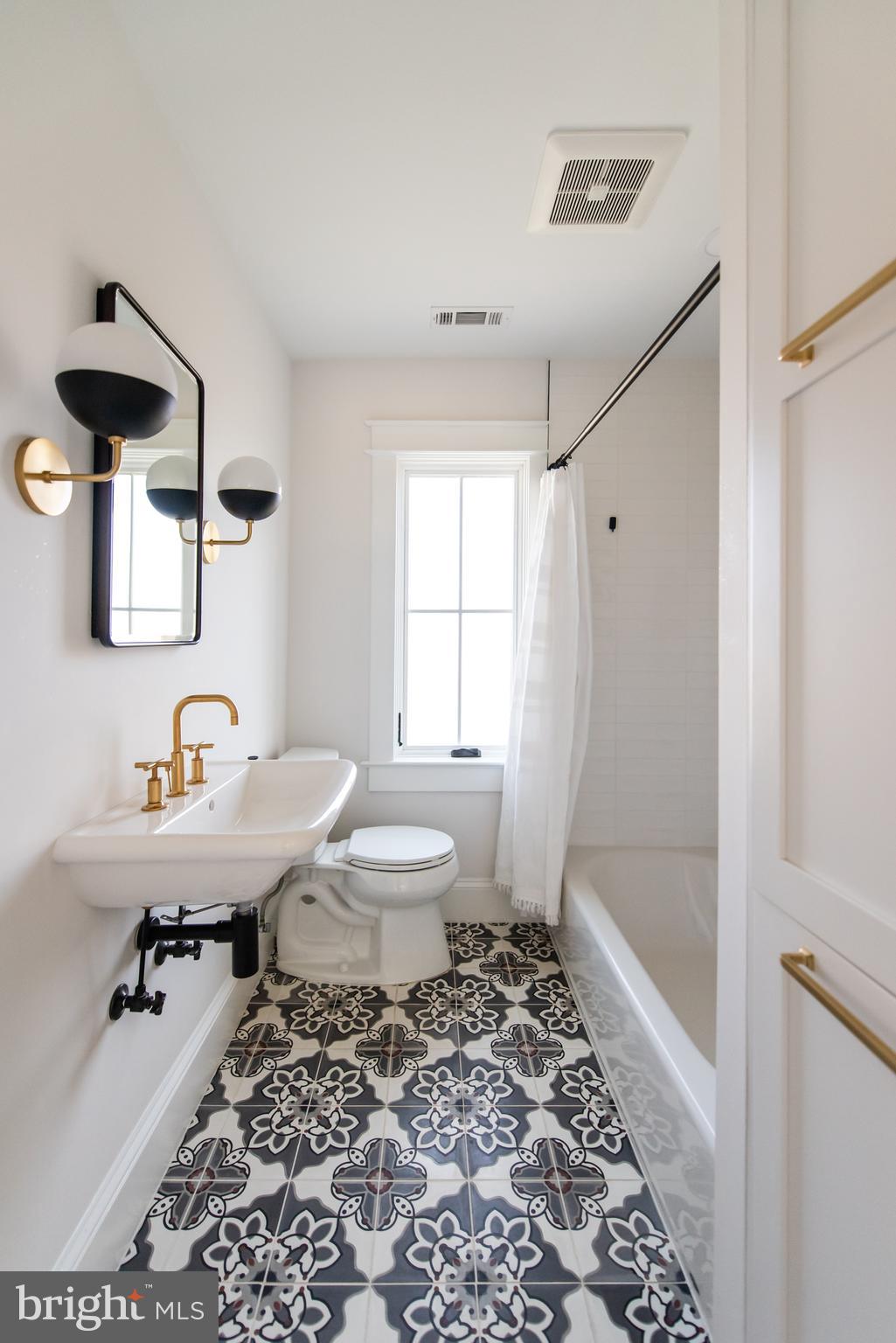 203 N View Ter