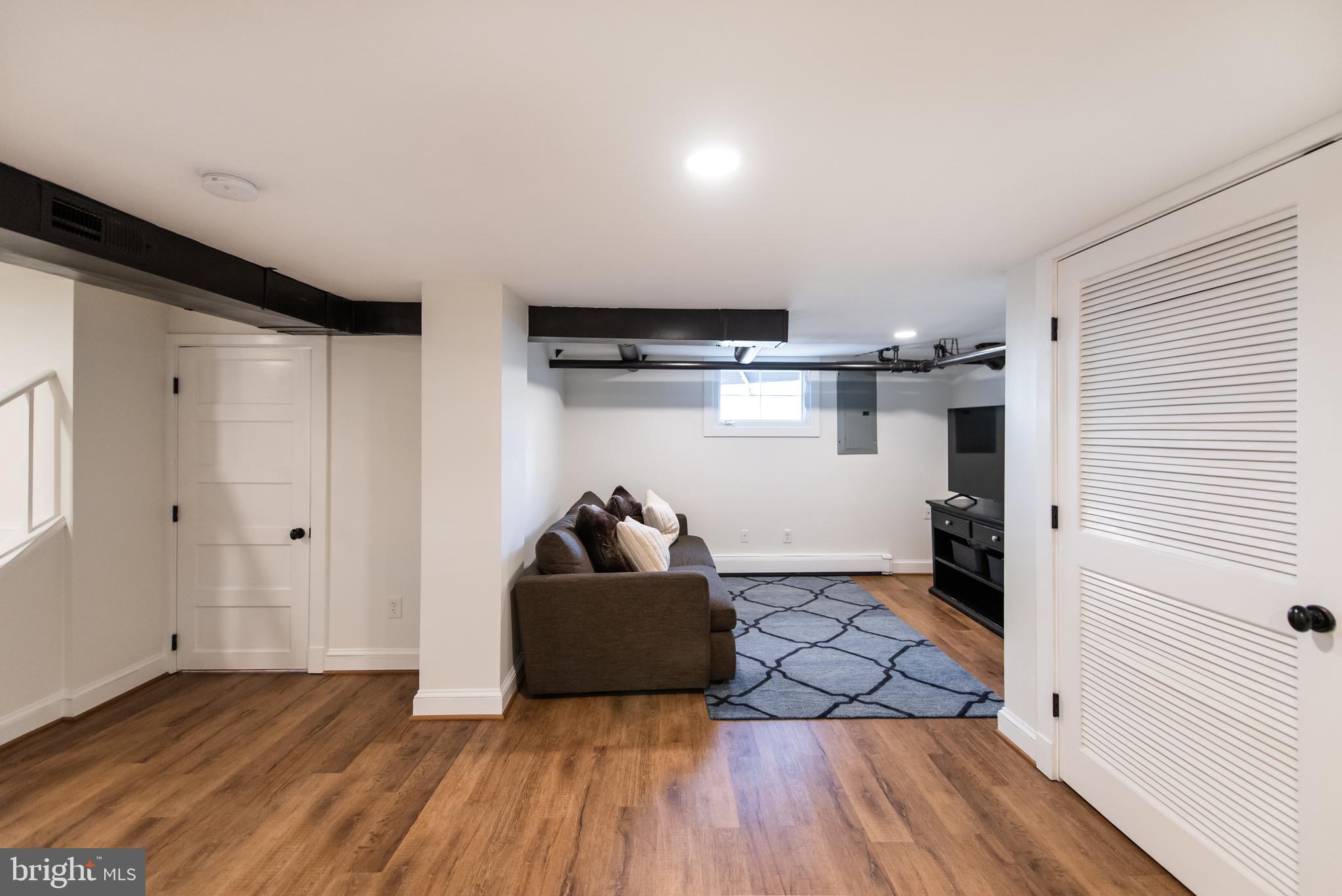 203 N View Ter
