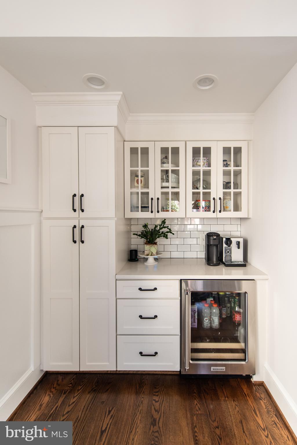 203 N View Ter