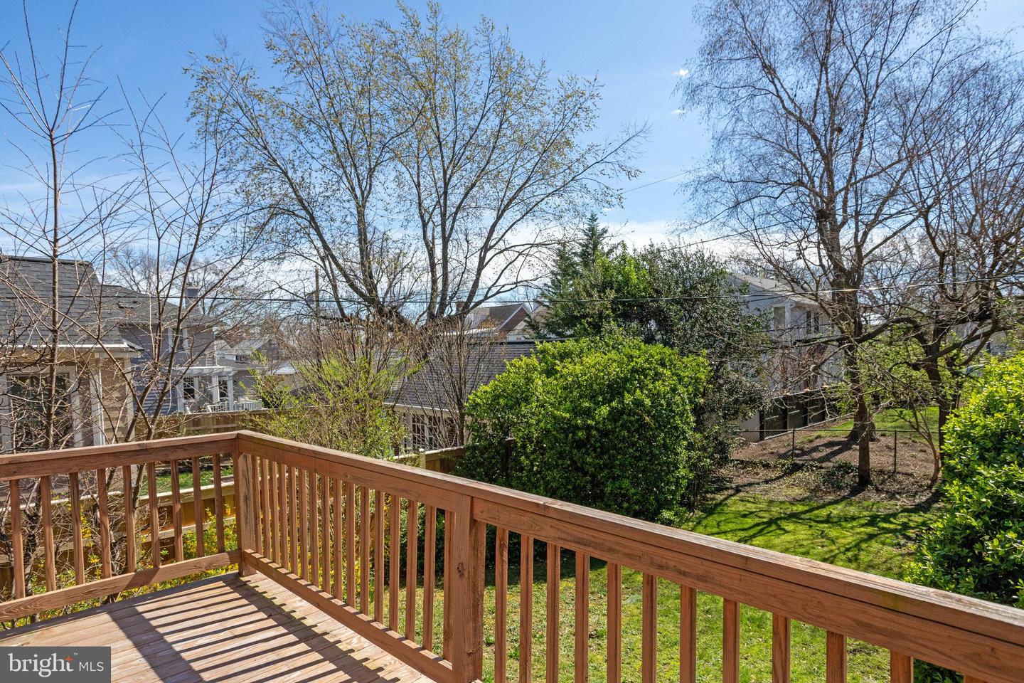 106 W Maple St