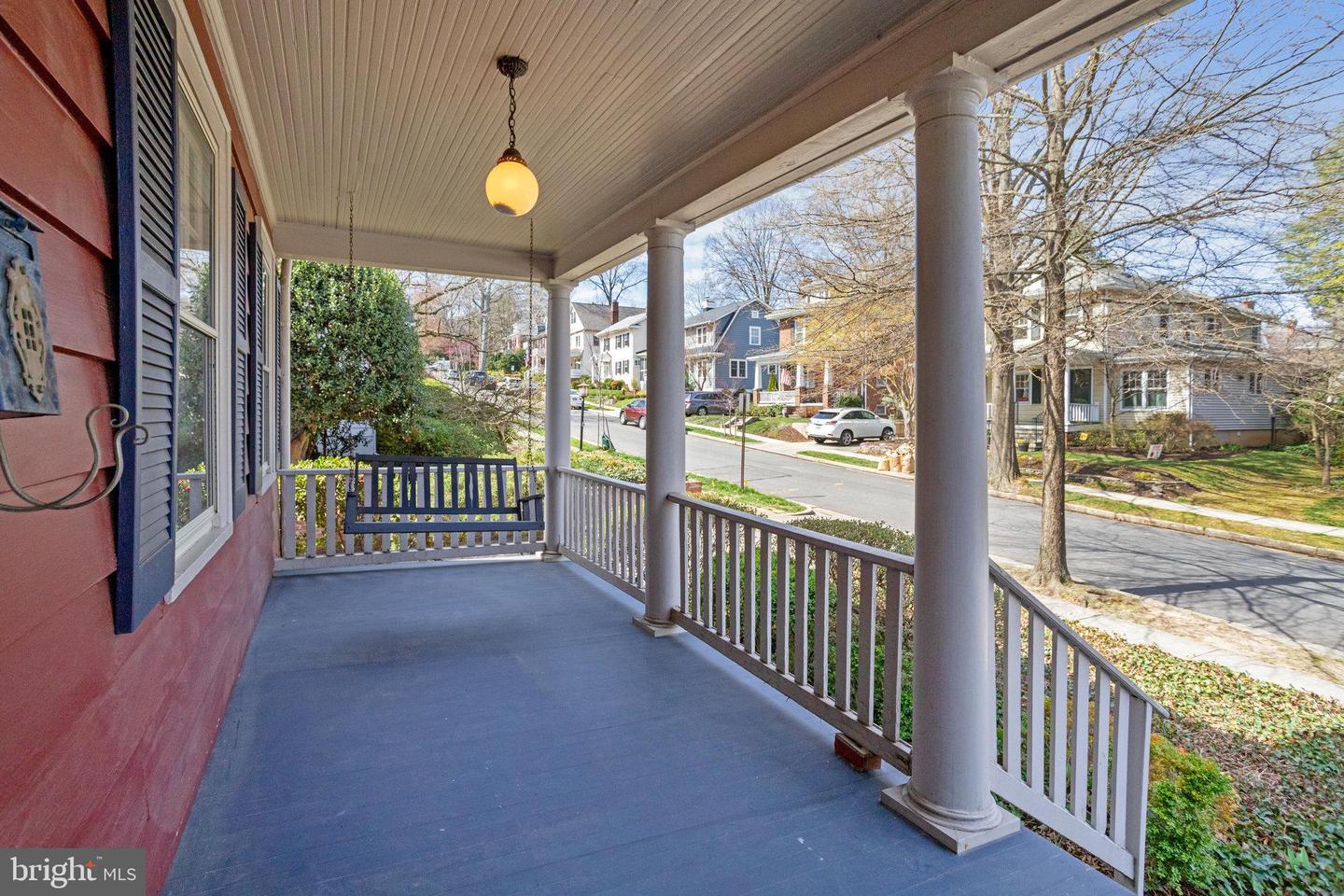 106 W Maple St