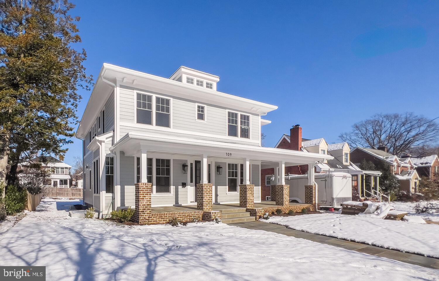 109 W Ave