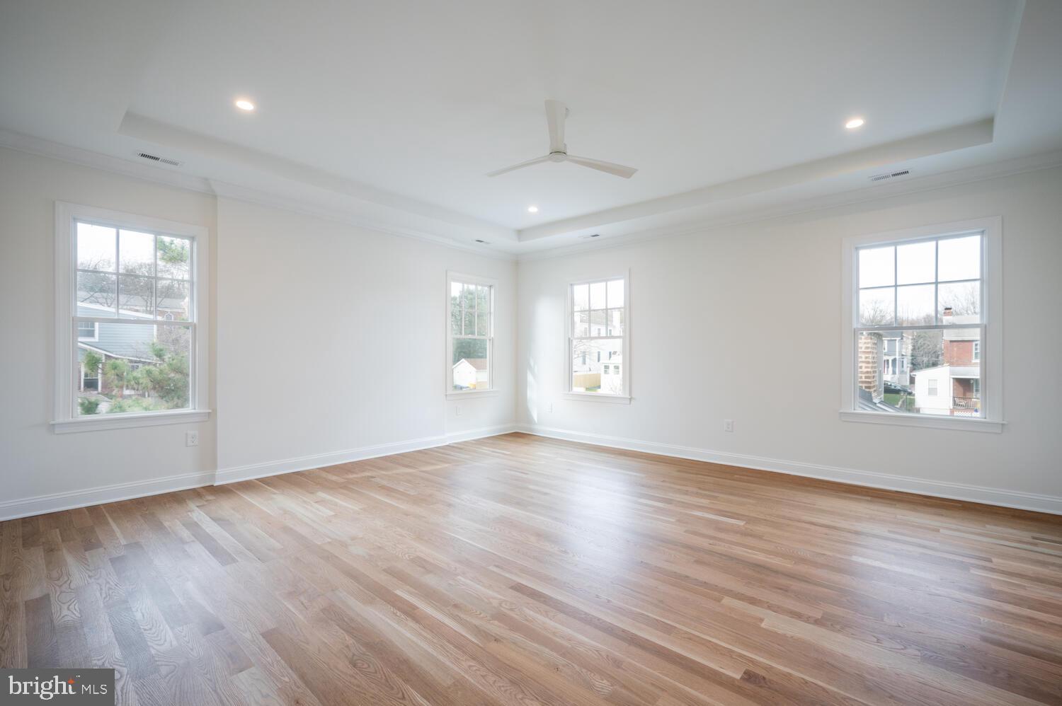 109 W Ave
