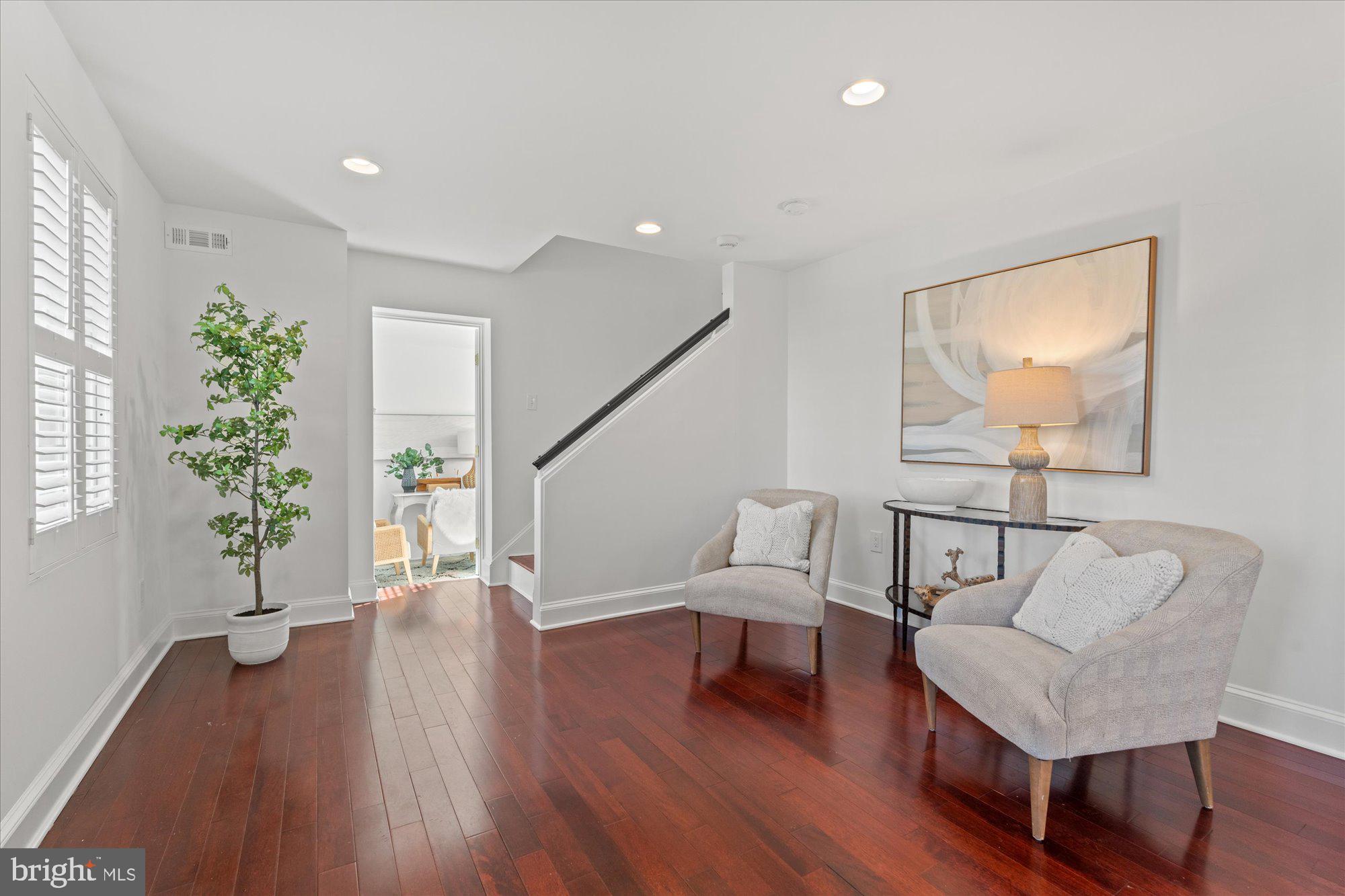 808 Mount Vernon Ave