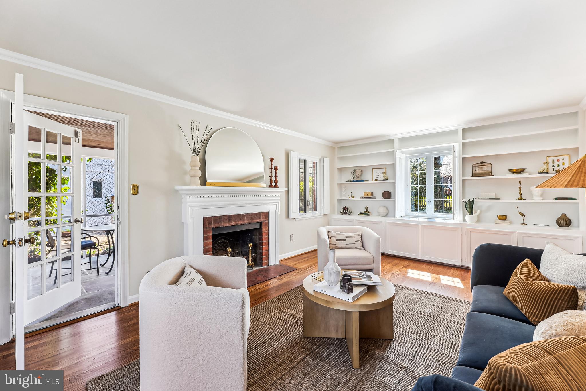 712 N Overlook Dr