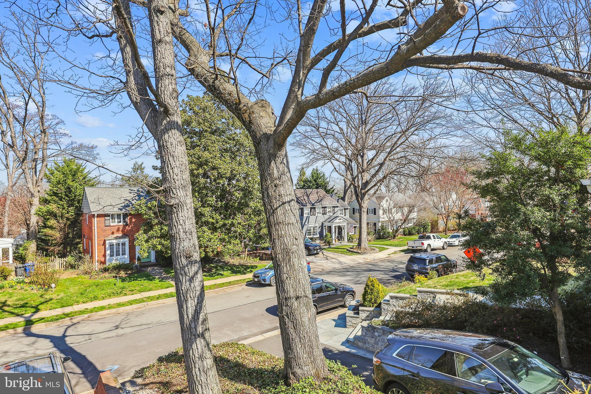 712 N Overlook Dr