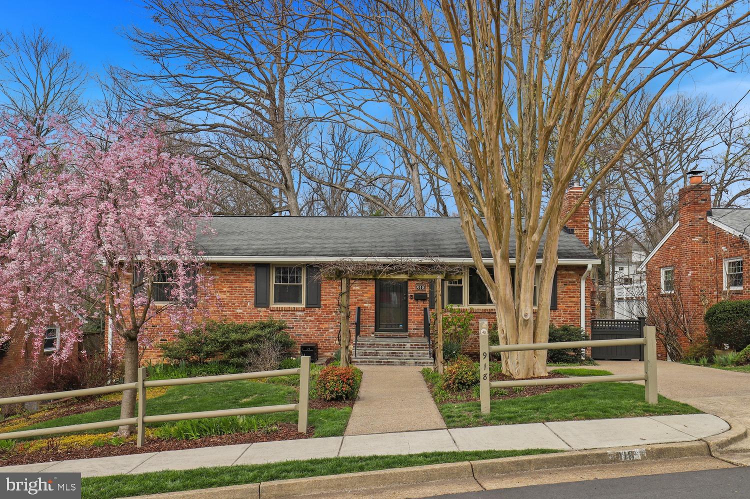 918 Juniper Pl