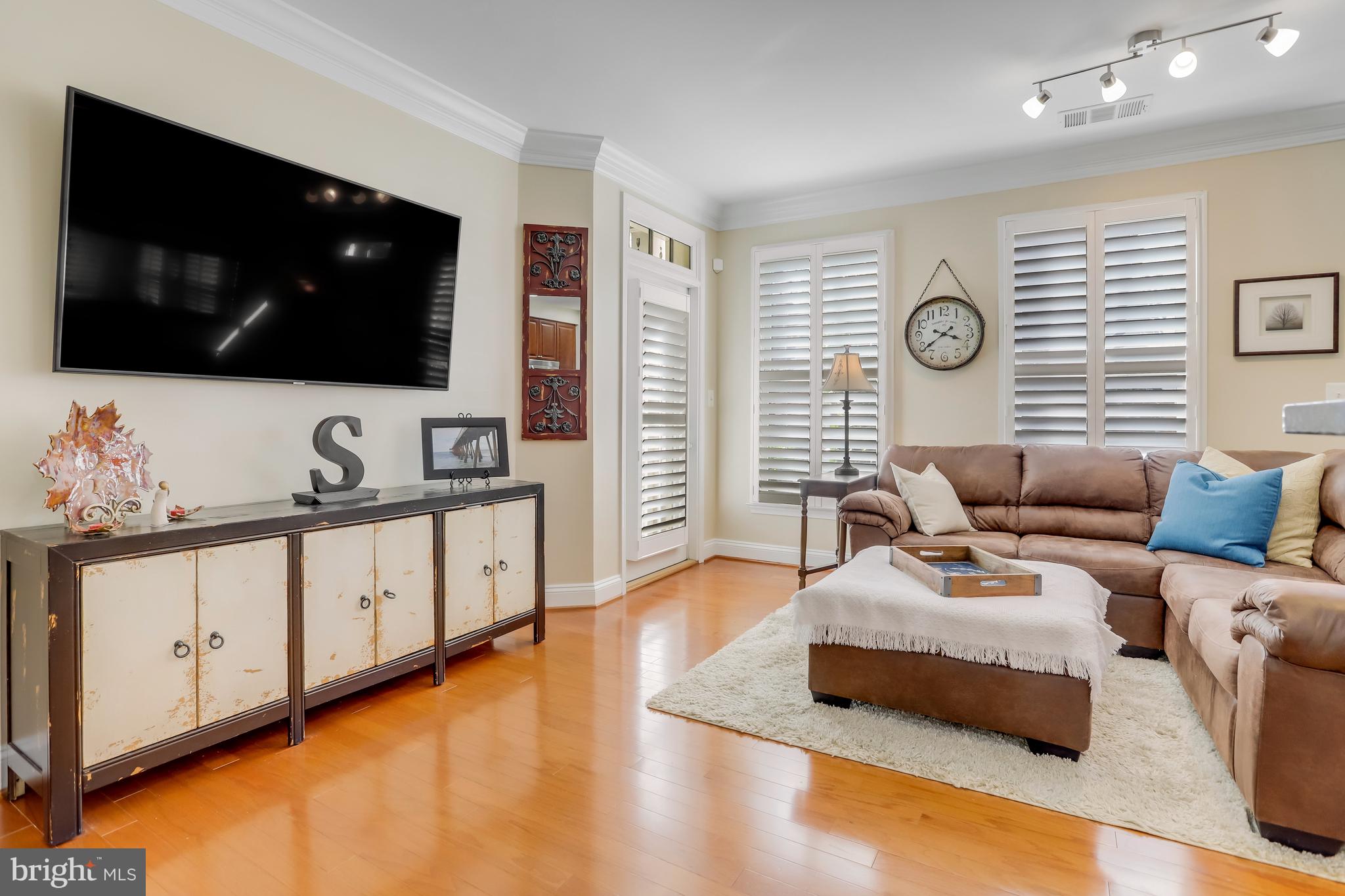 1115 Cameron St #113