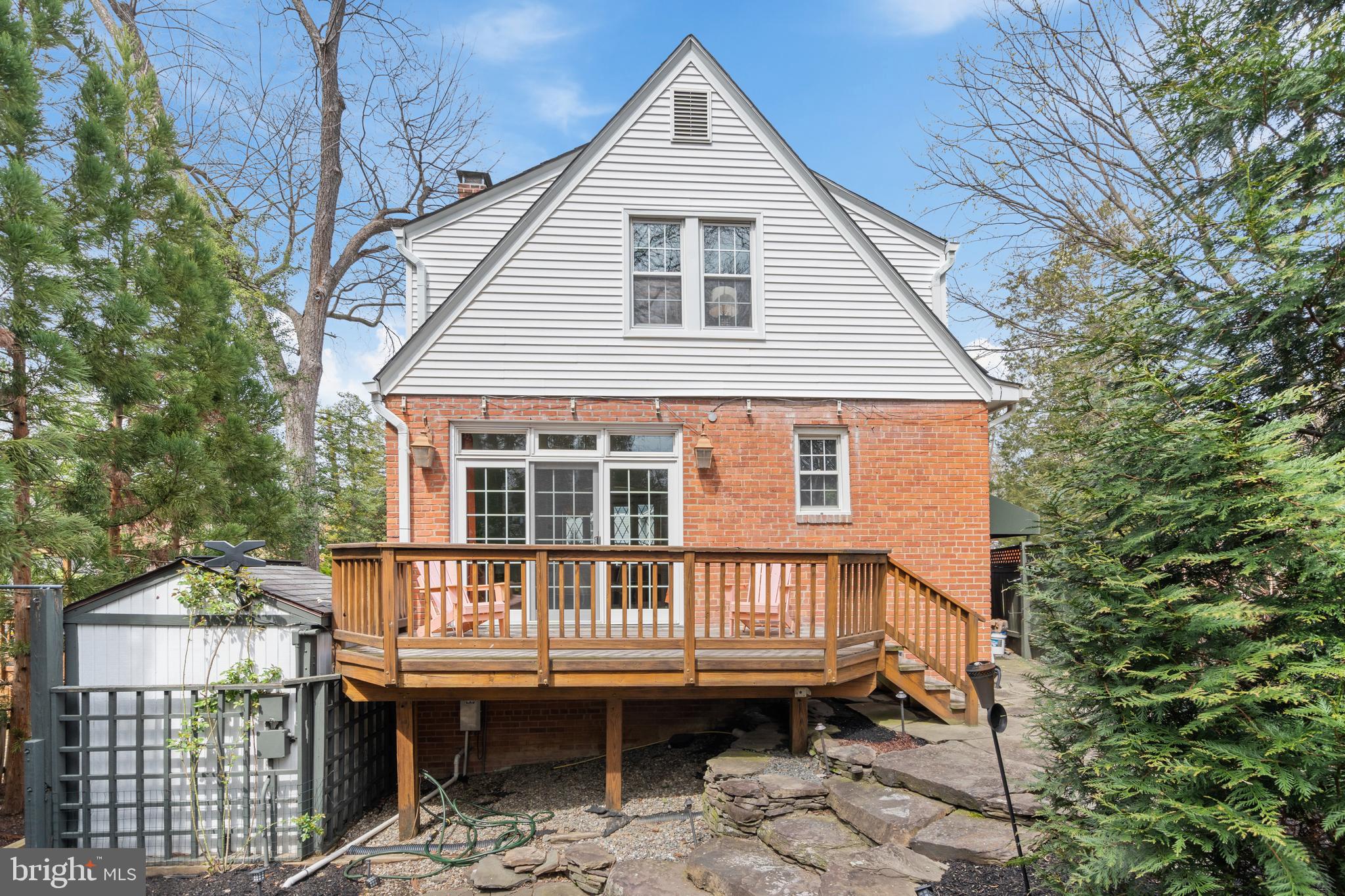 204 Pine St
