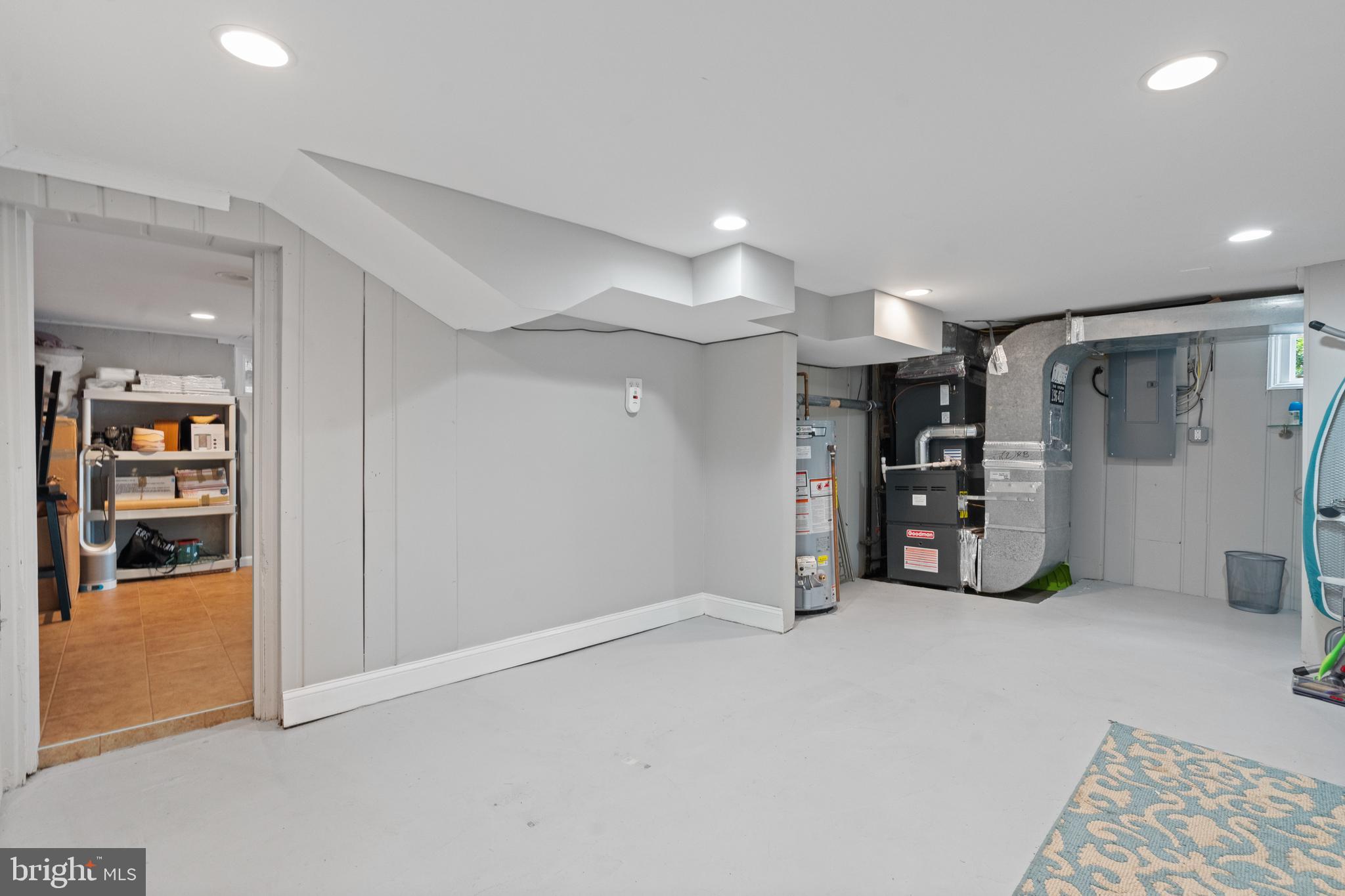 204 Pine St