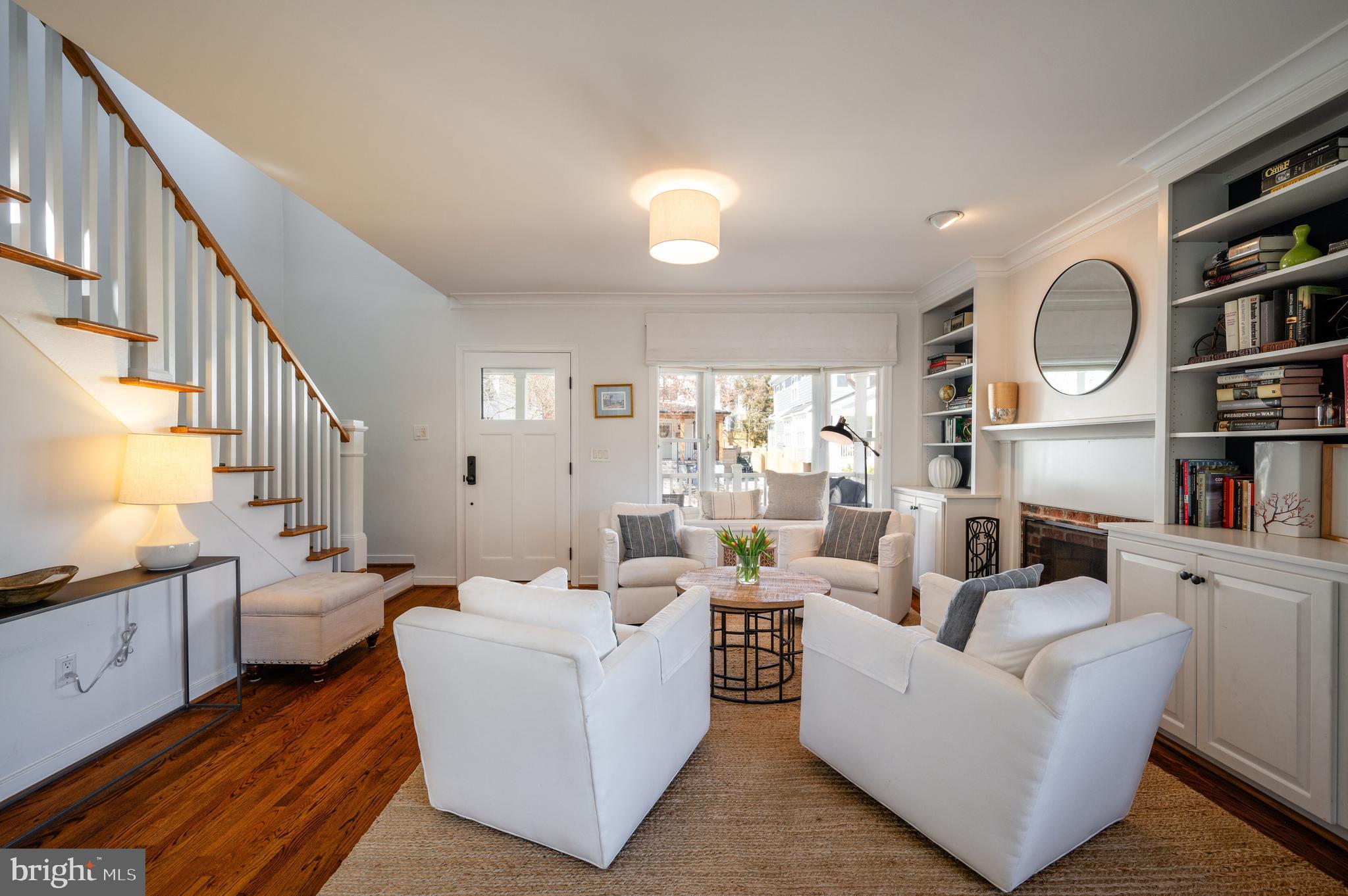 27 E Maple St E