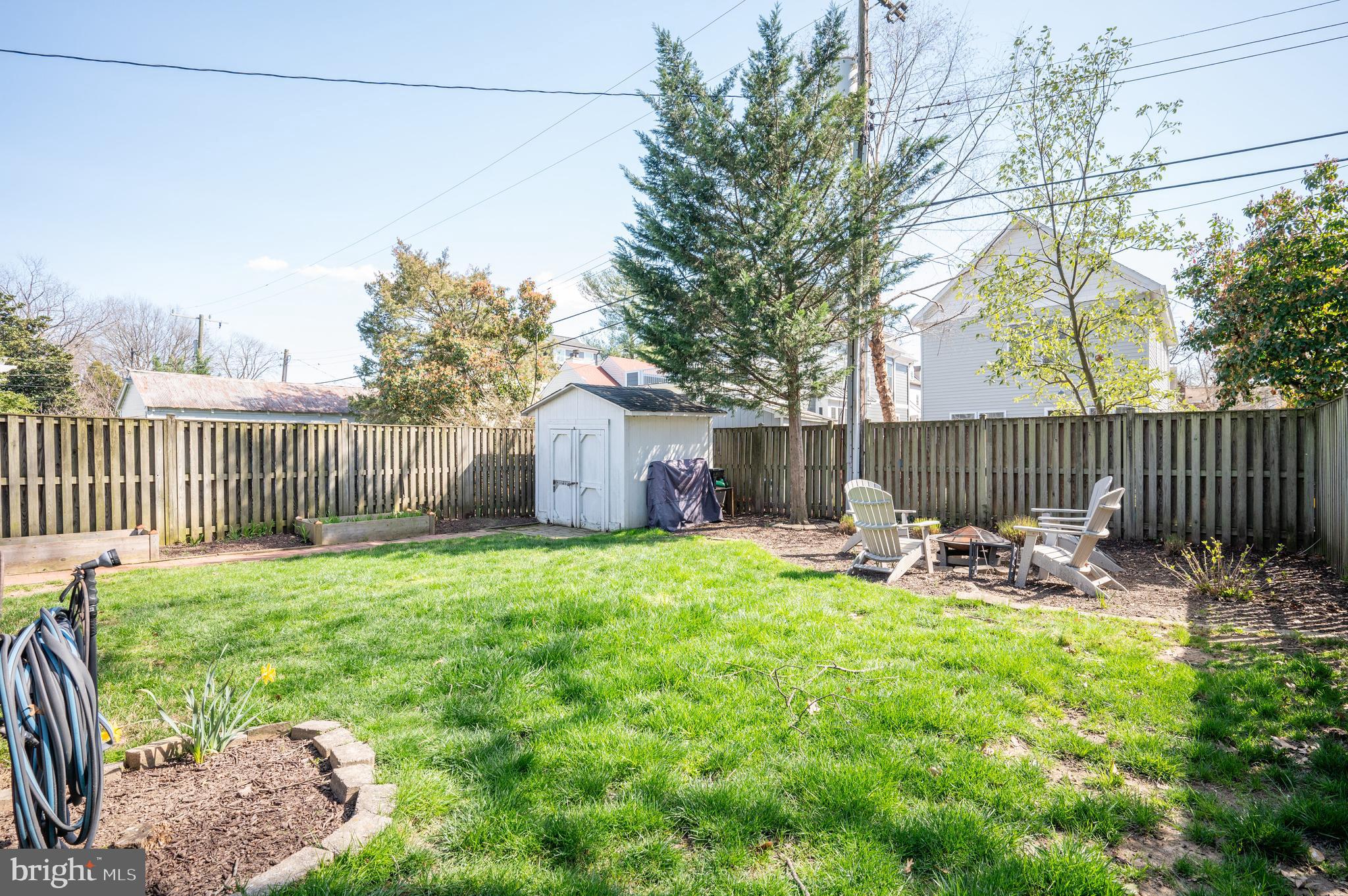 27 E Maple St E