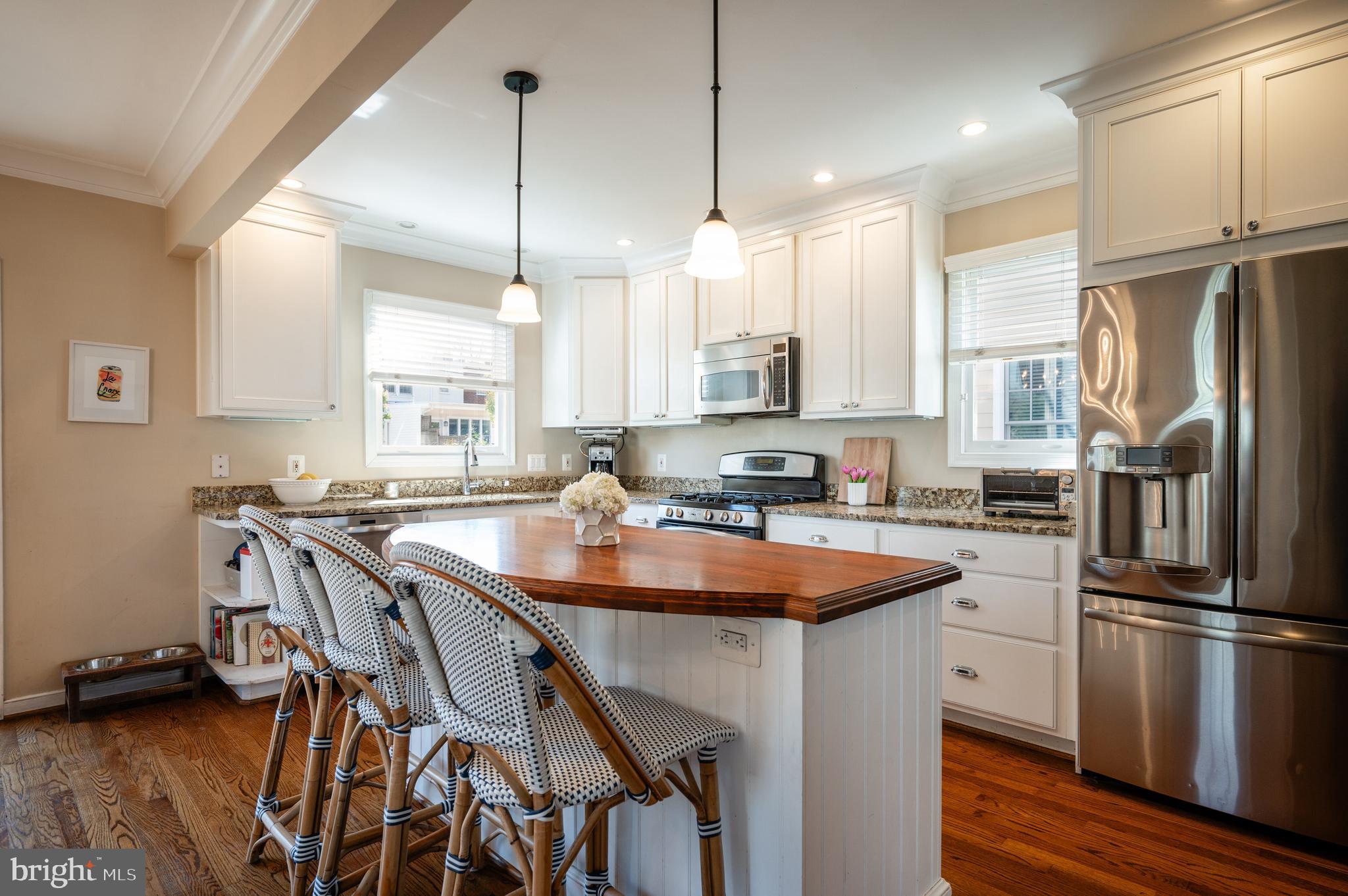 27 E Maple St E