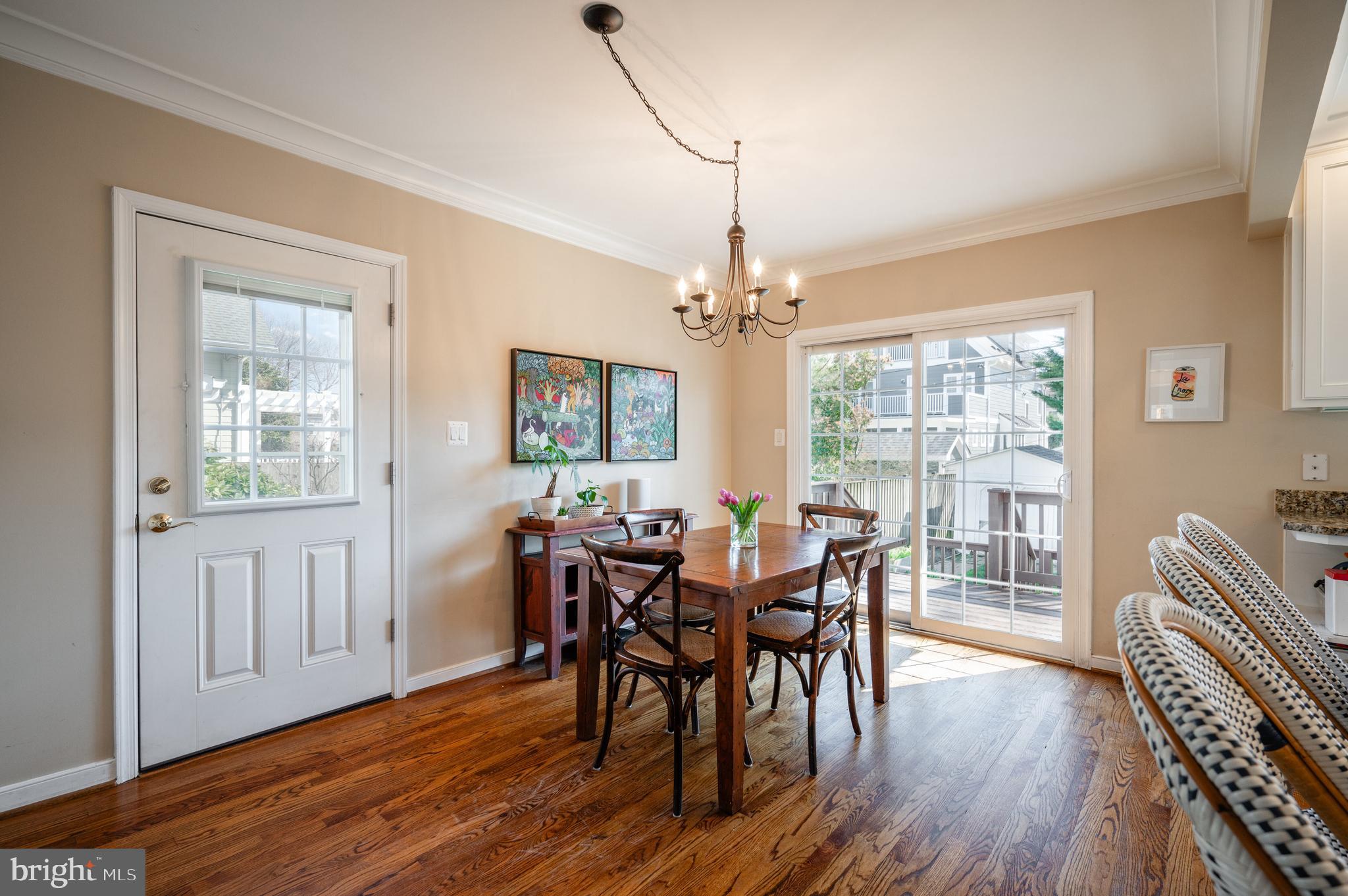 27 E Maple St E
