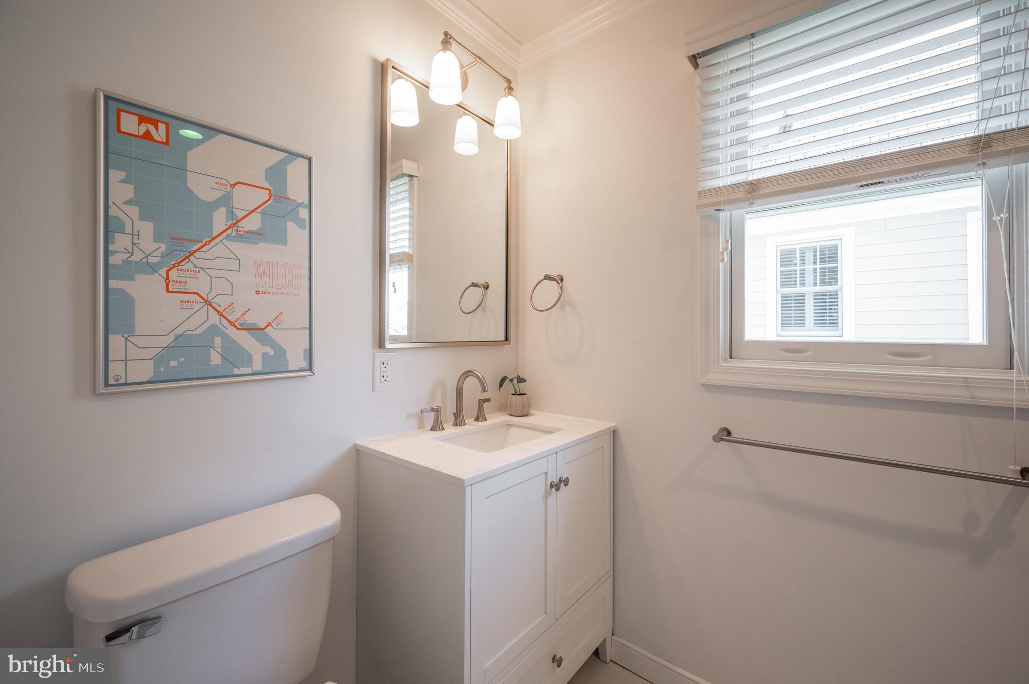 27 E Maple St E