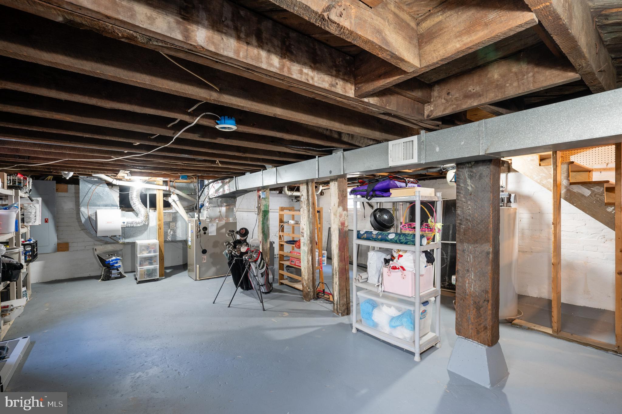 27 E Maple St E