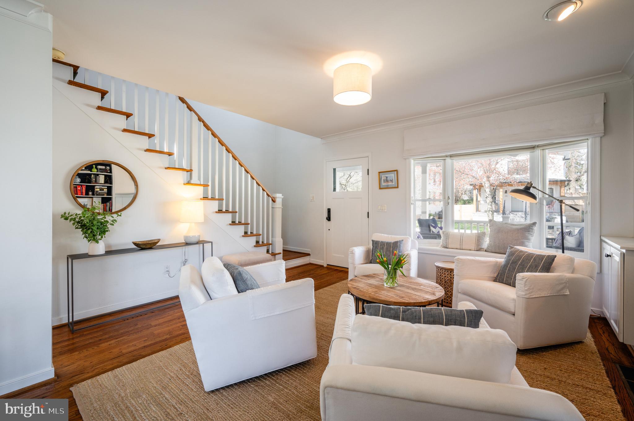 27 E Maple St E