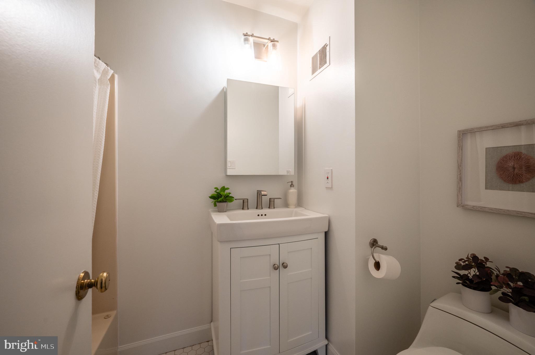 113 E Windsor Ave #C