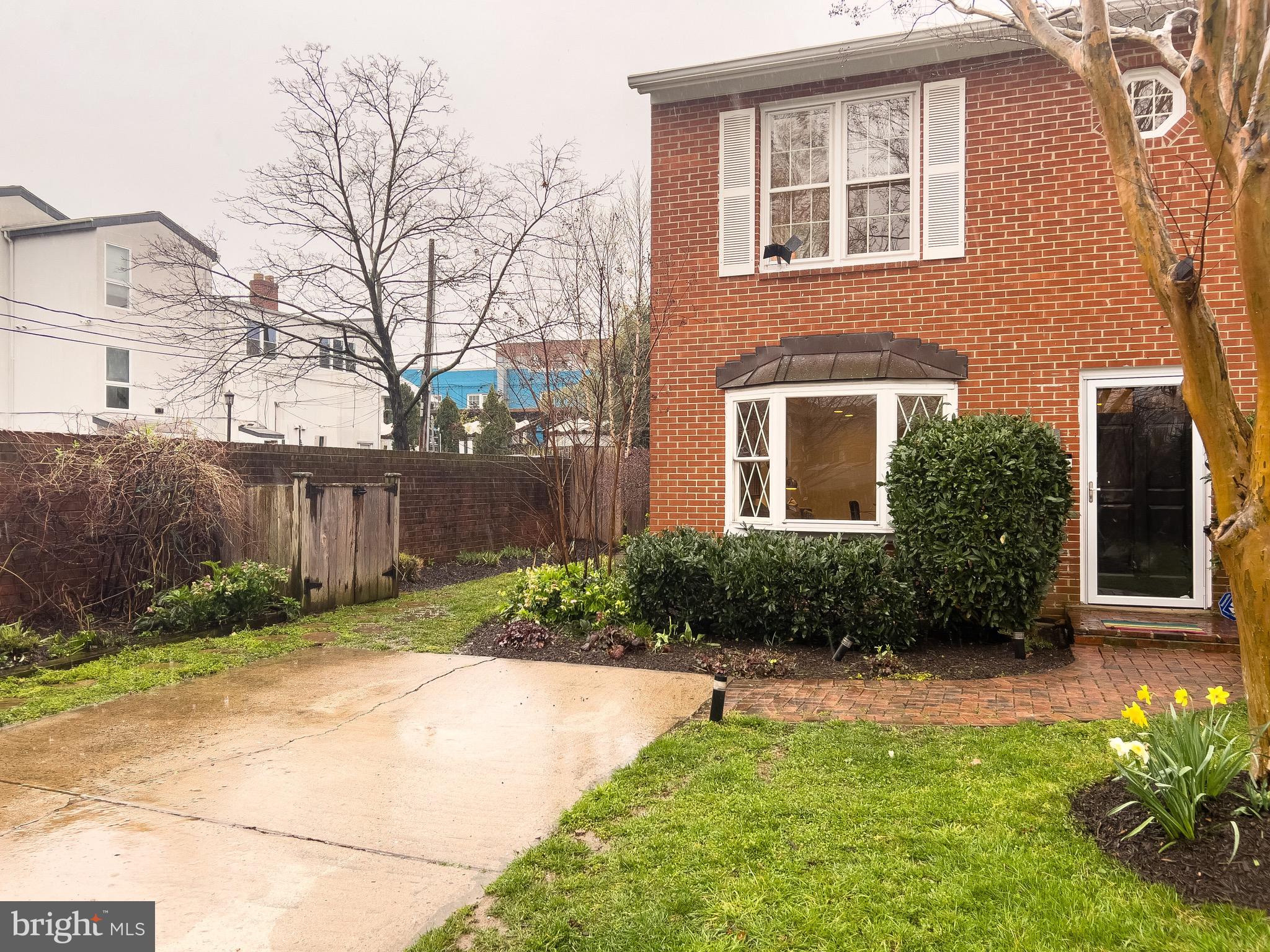 113 E Windsor Ave #C