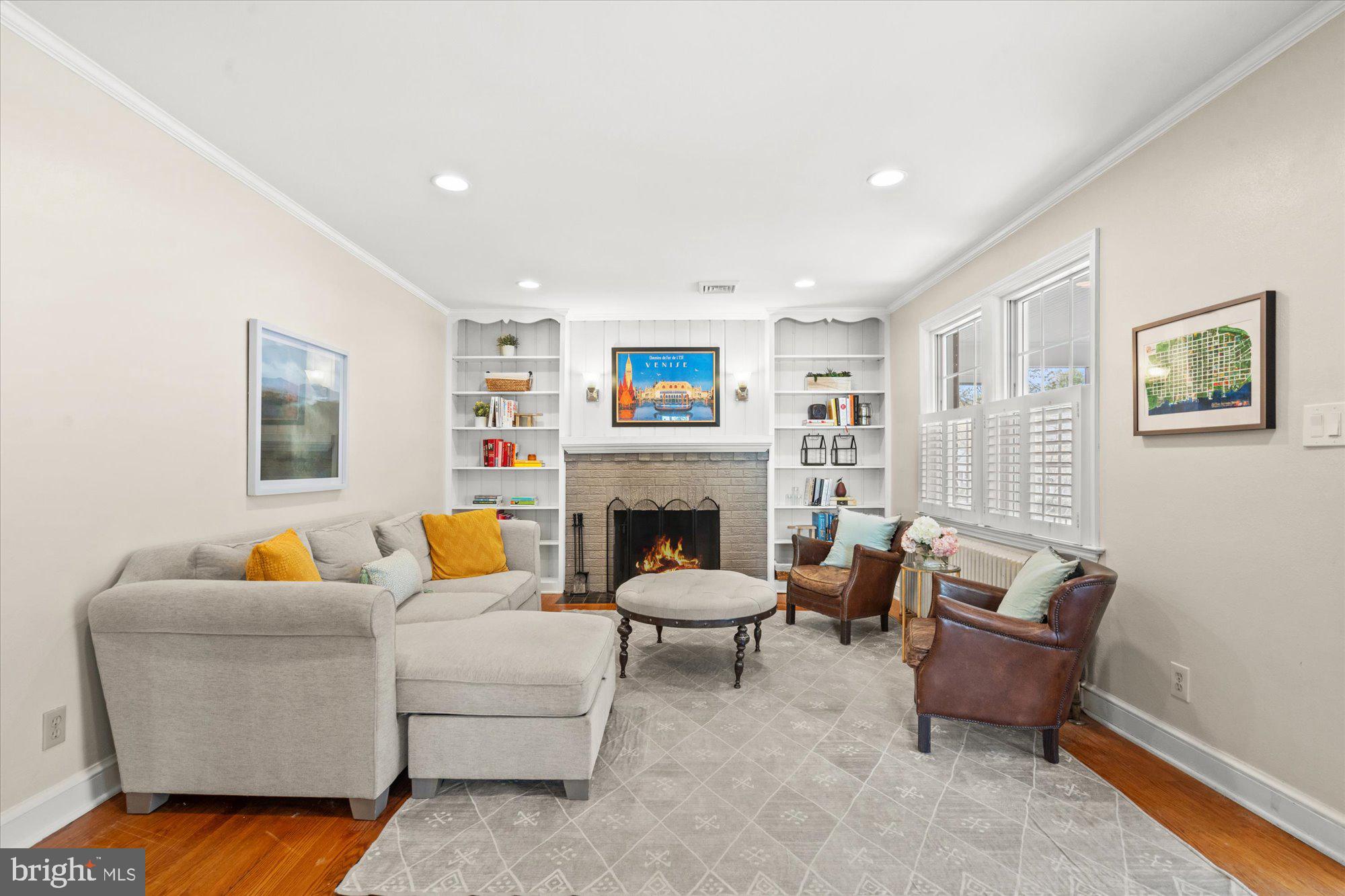 2607 Valley Dr
