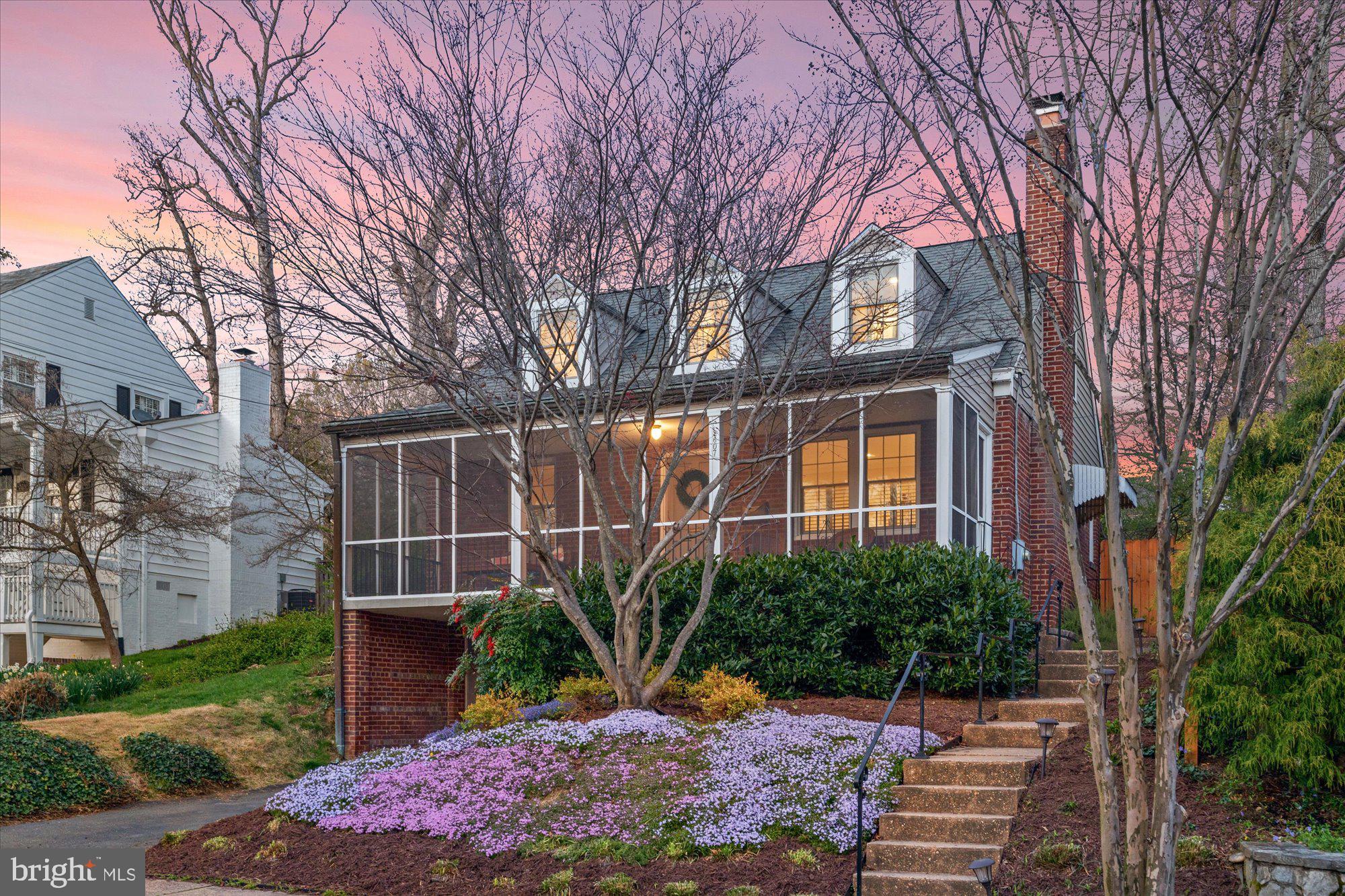 2607 Valley Dr
