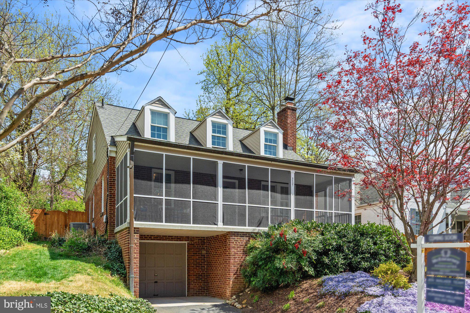 2607 Valley Dr