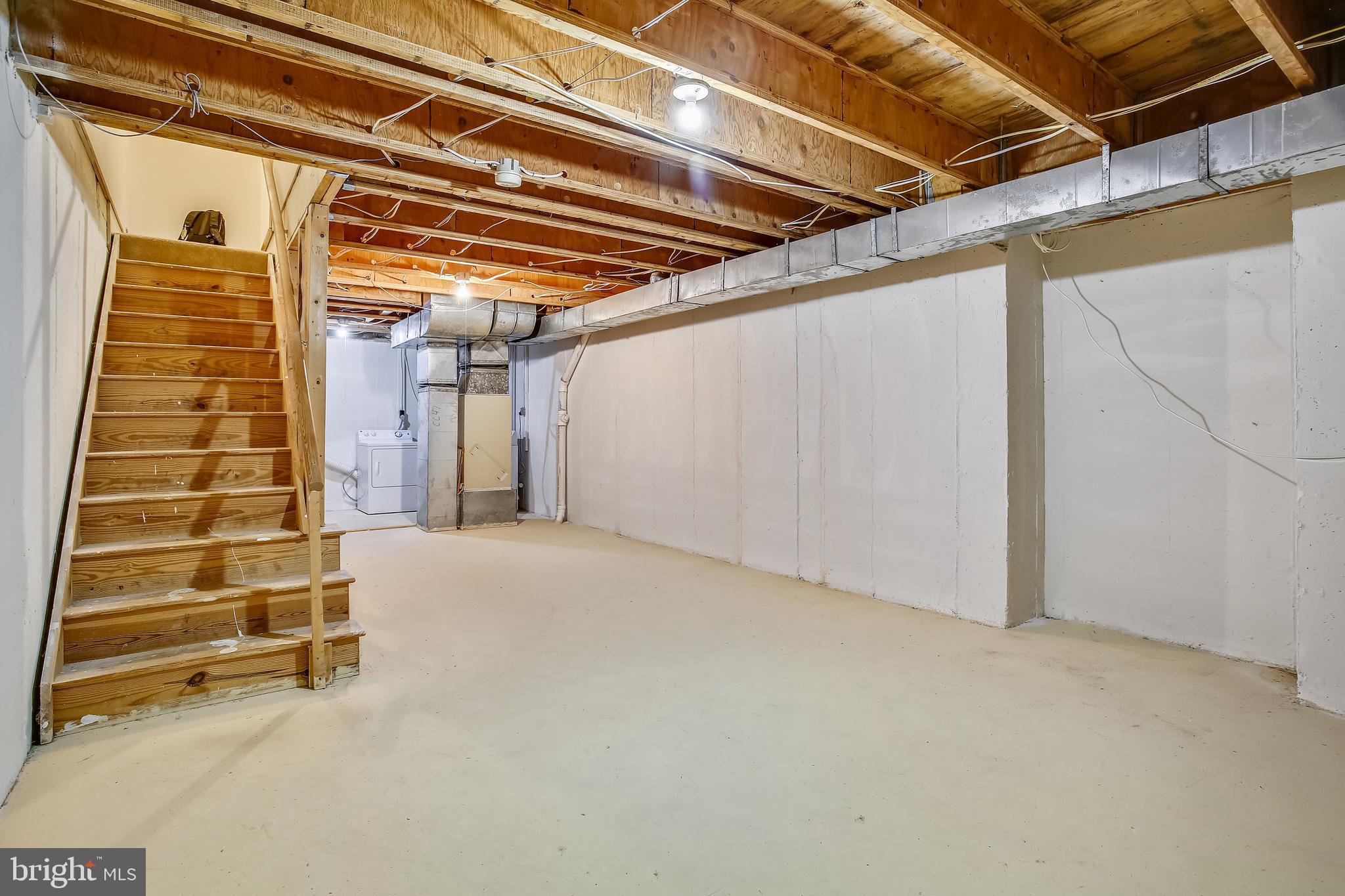 501 Colecroft Ct