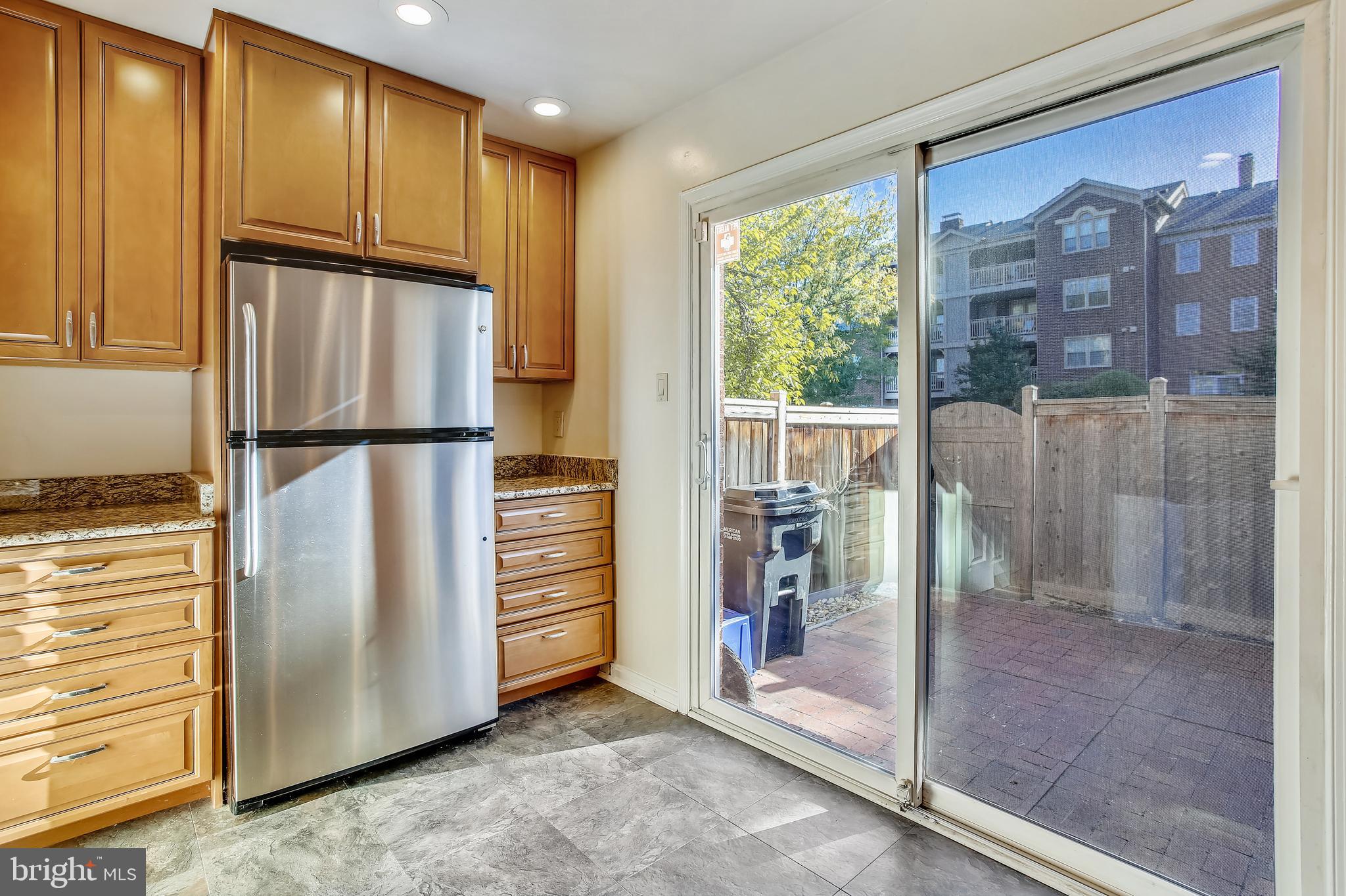 501 Colecroft Ct