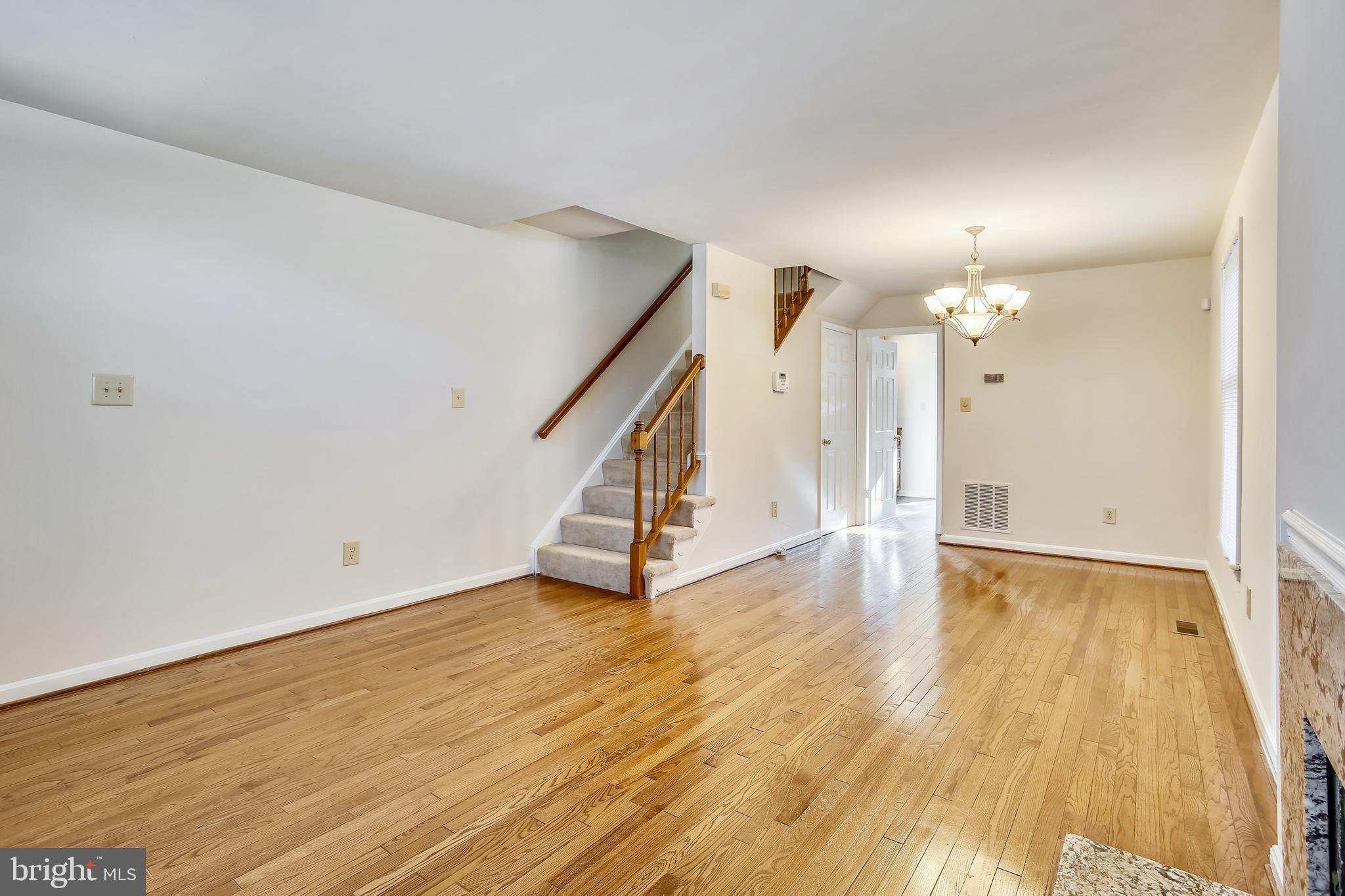 501 Colecroft Ct