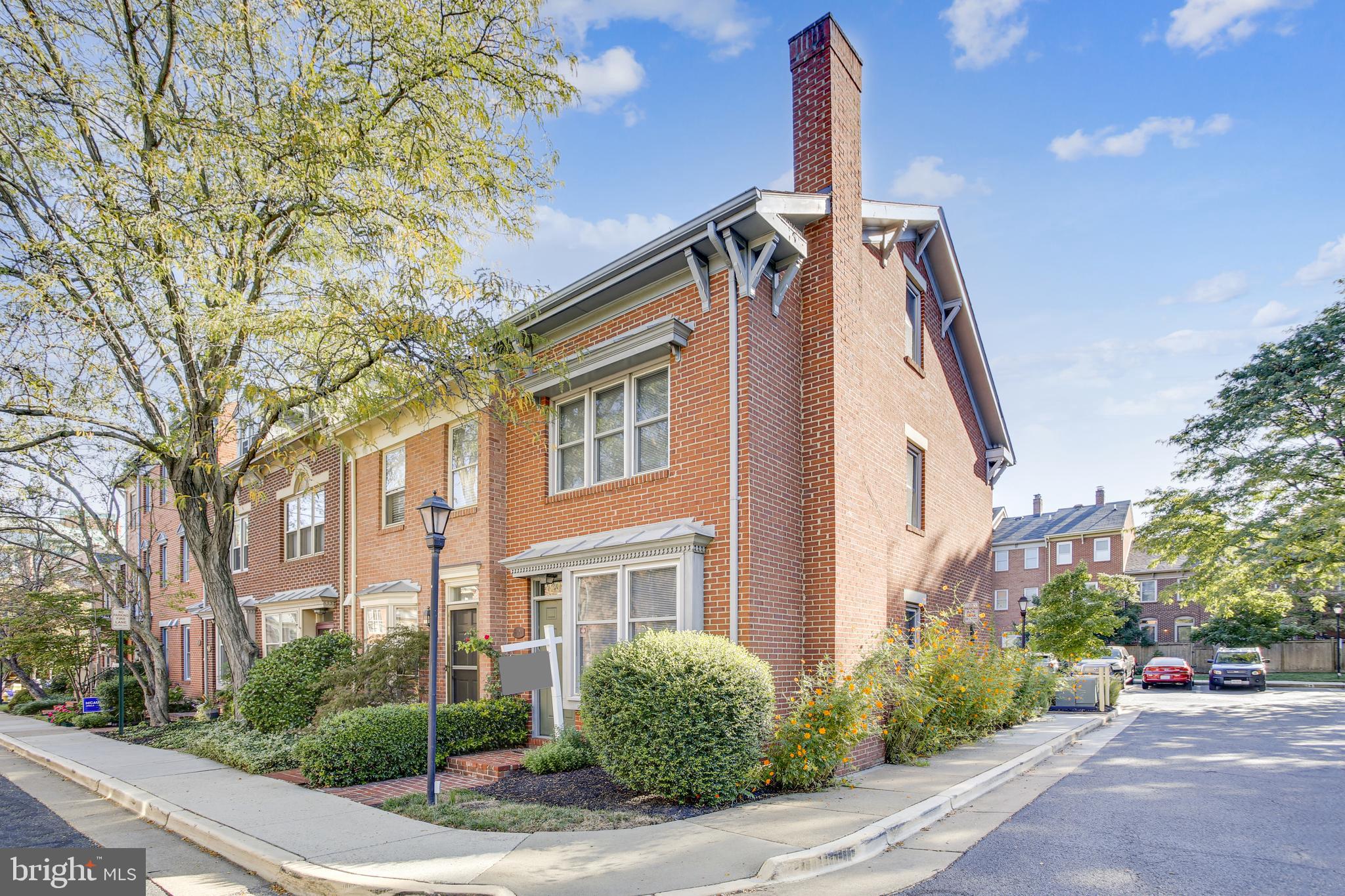 501 Colecroft Ct