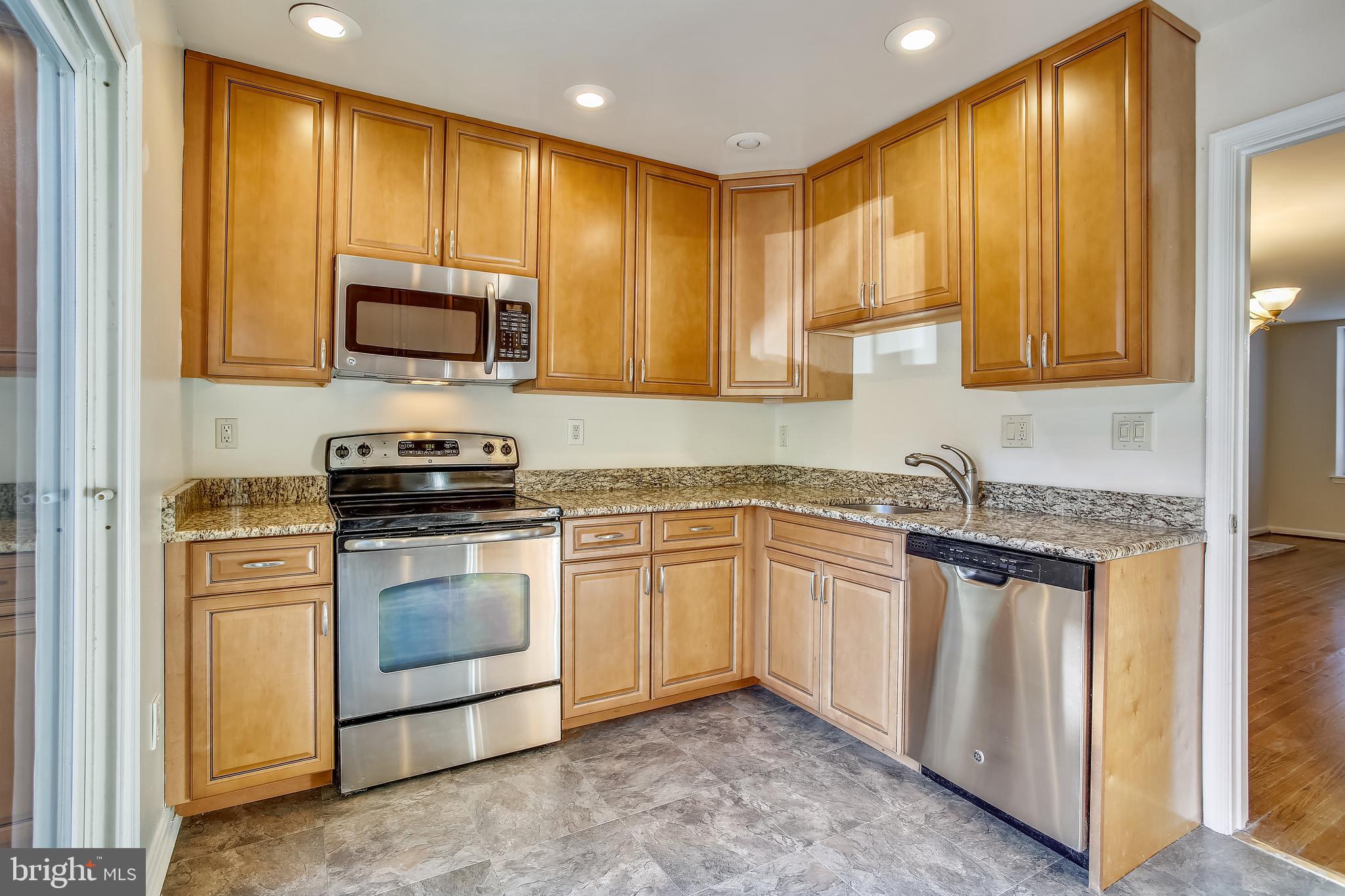 501 Colecroft Ct