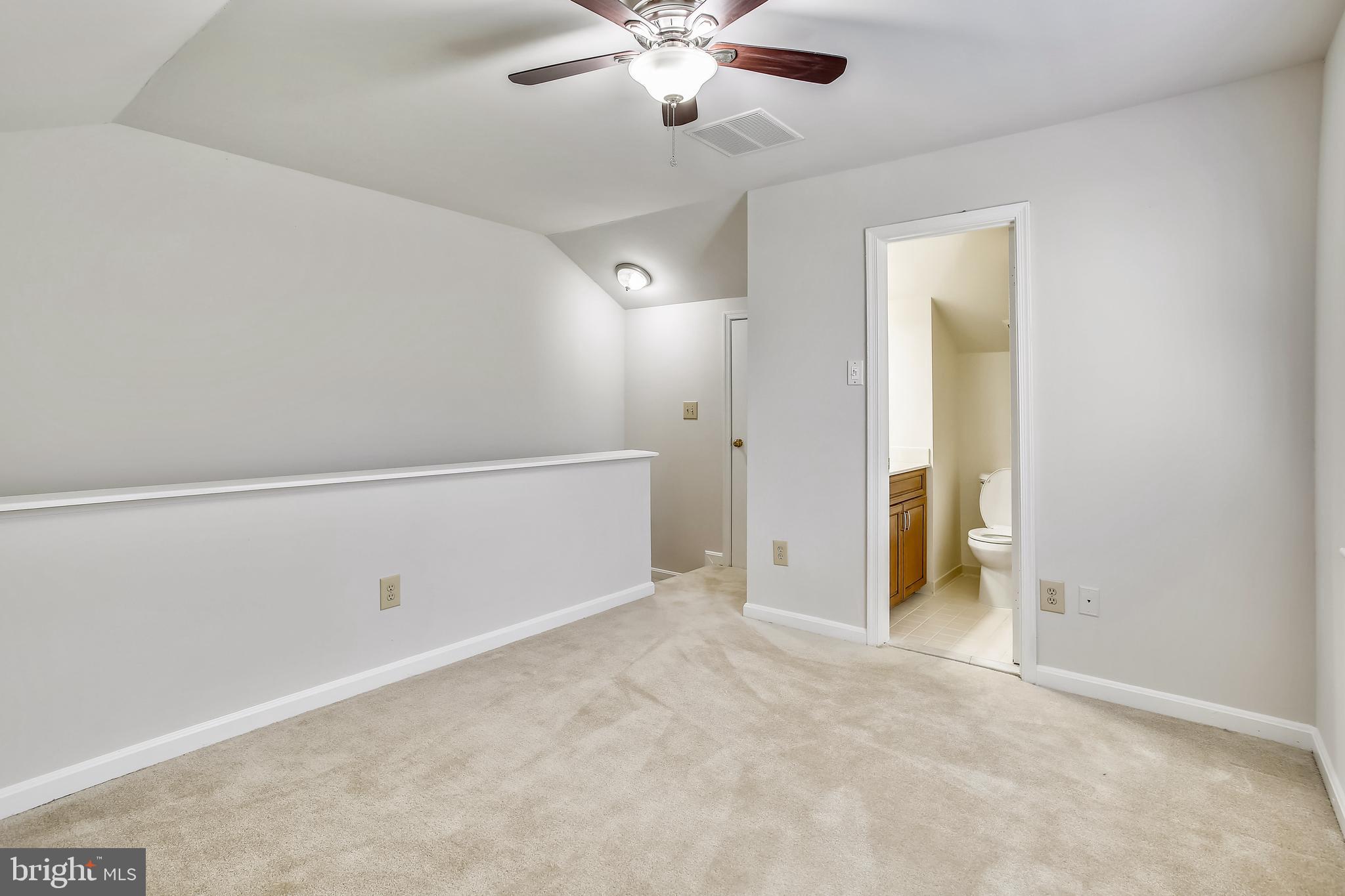 501 Colecroft Ct