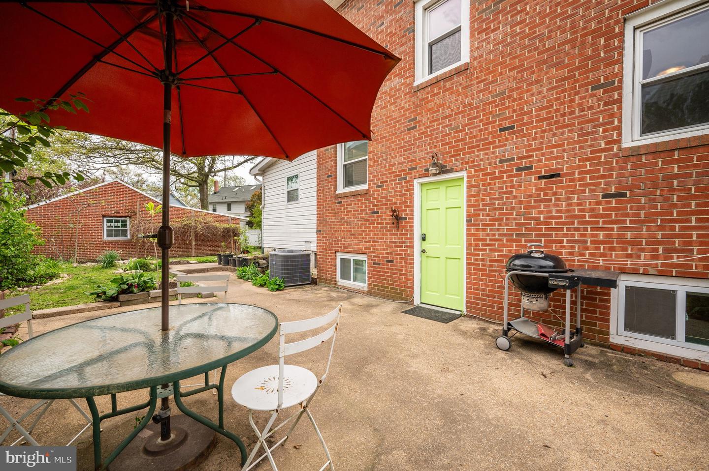 2105 Commonwealth Ave