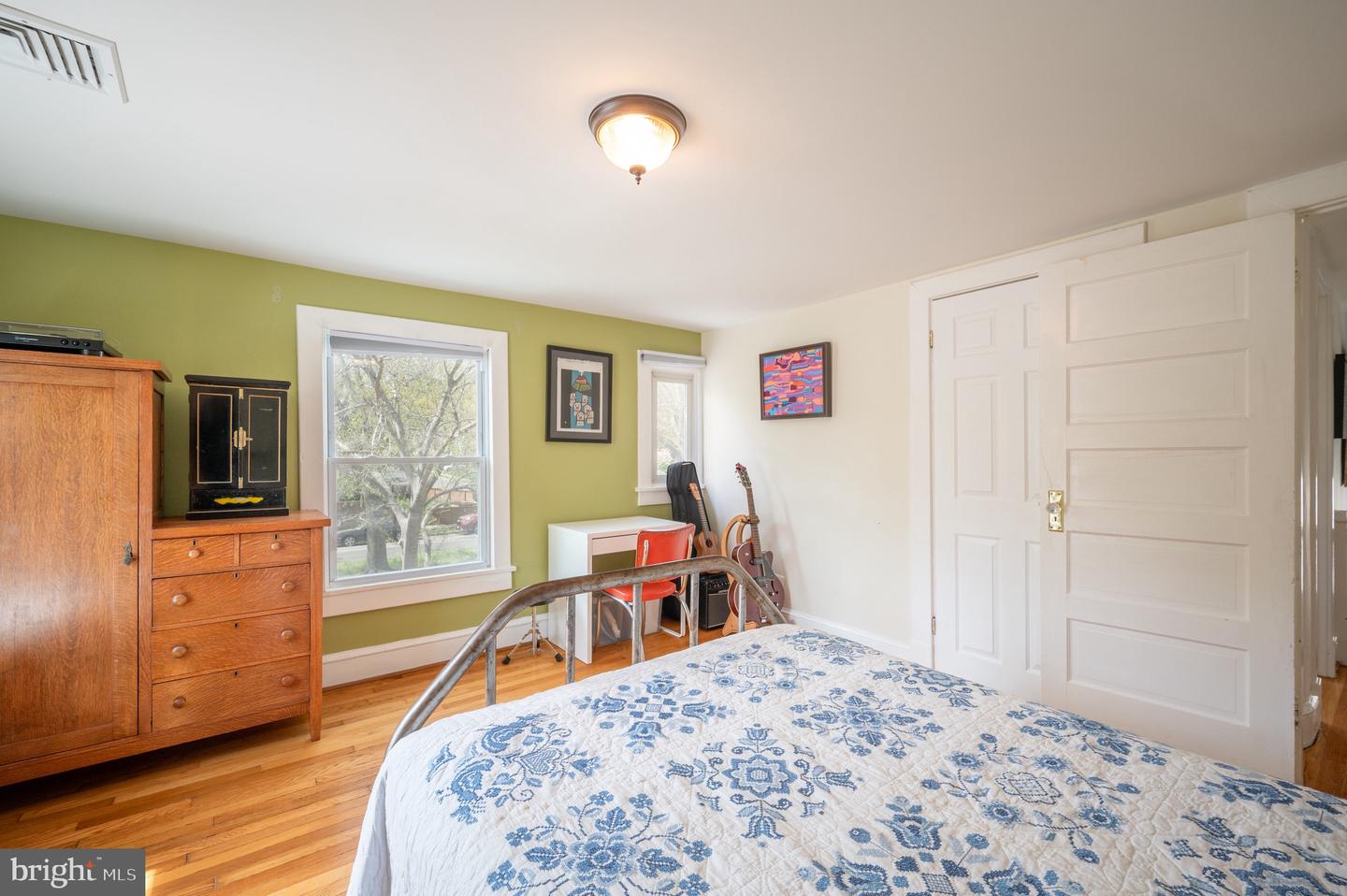 2105 Commonwealth Ave