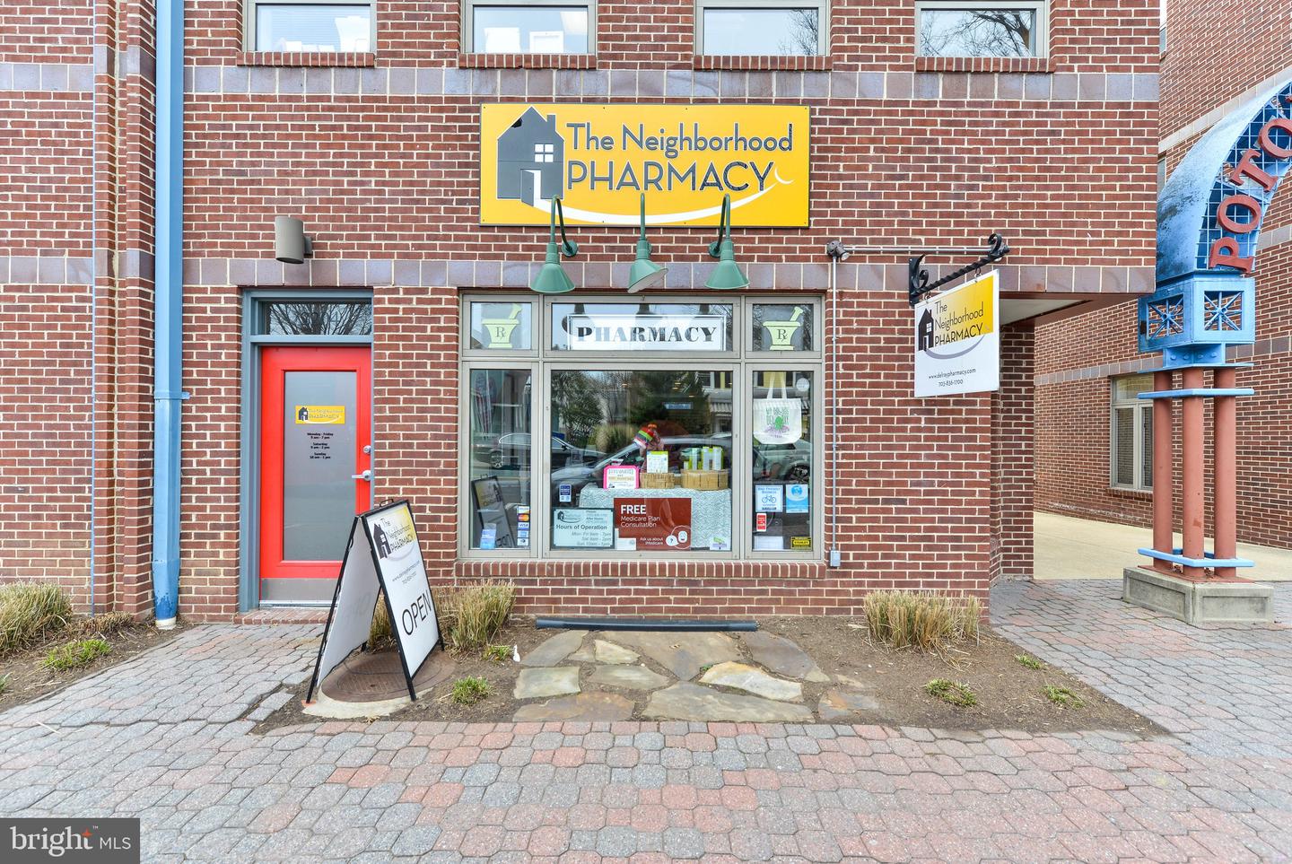 2105 Commonwealth Ave