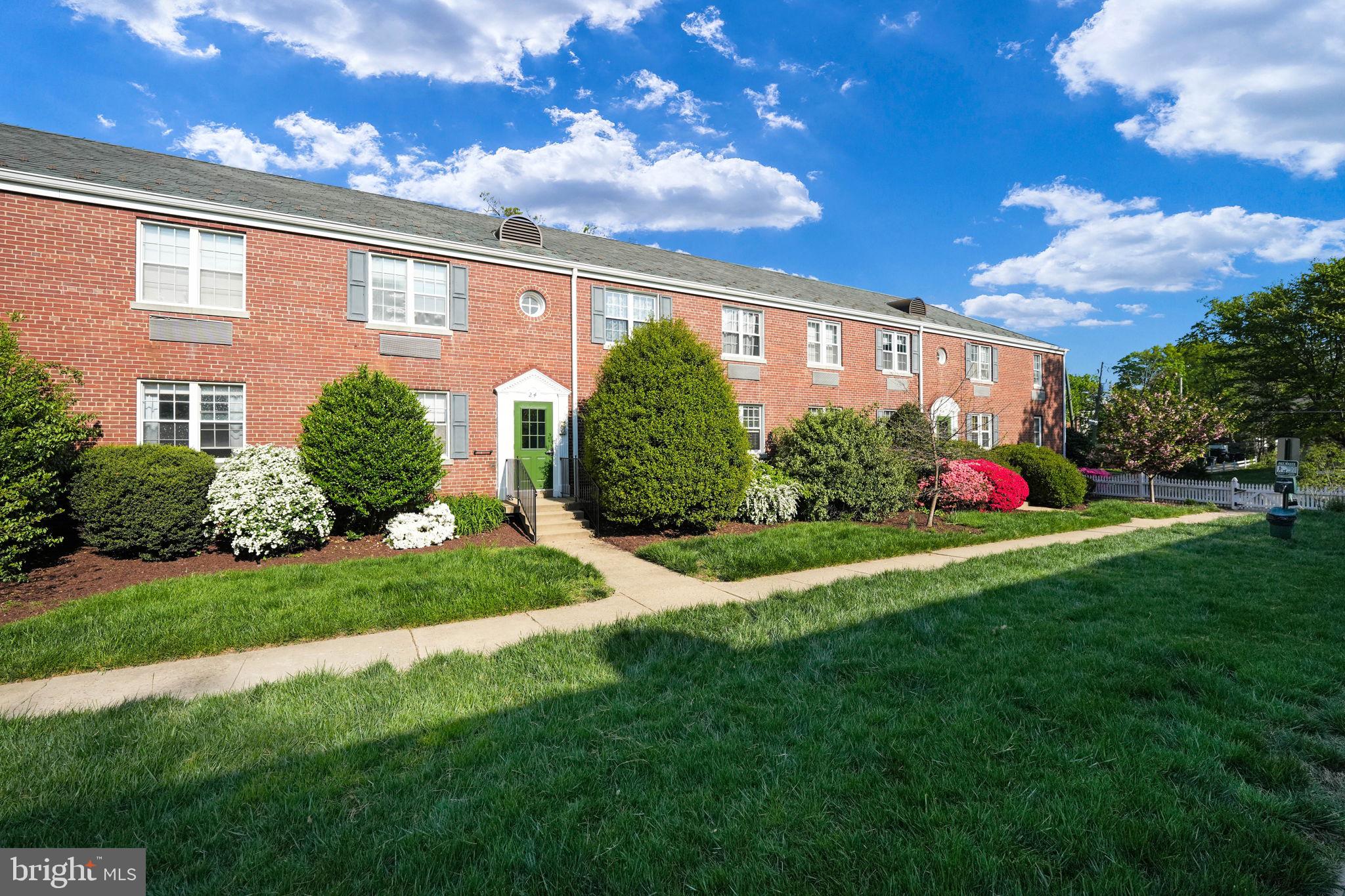 24 Auburn Ct #D