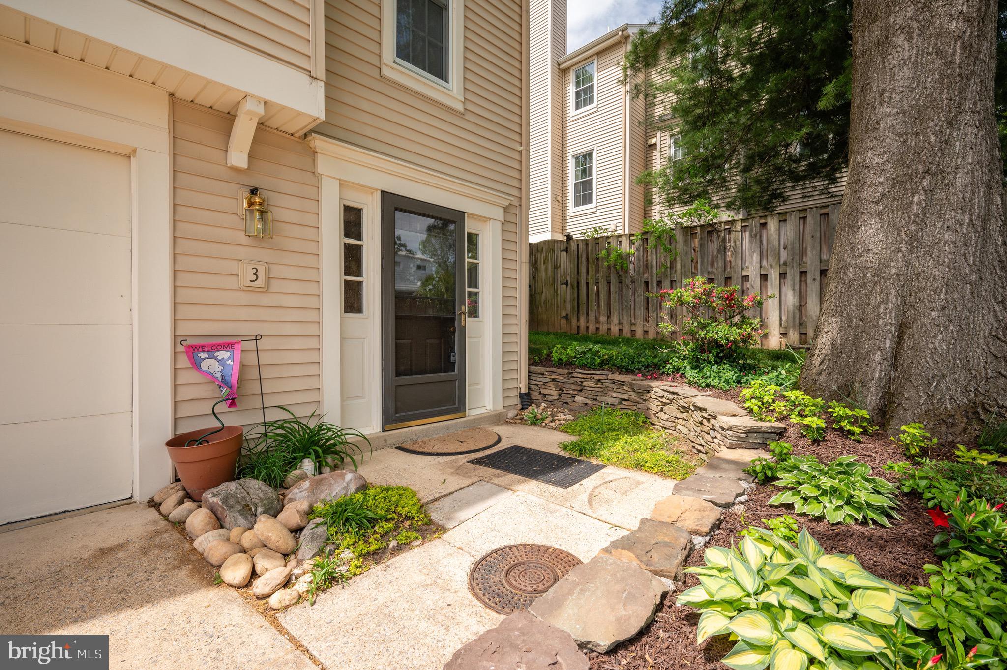 3 S Floyd St
