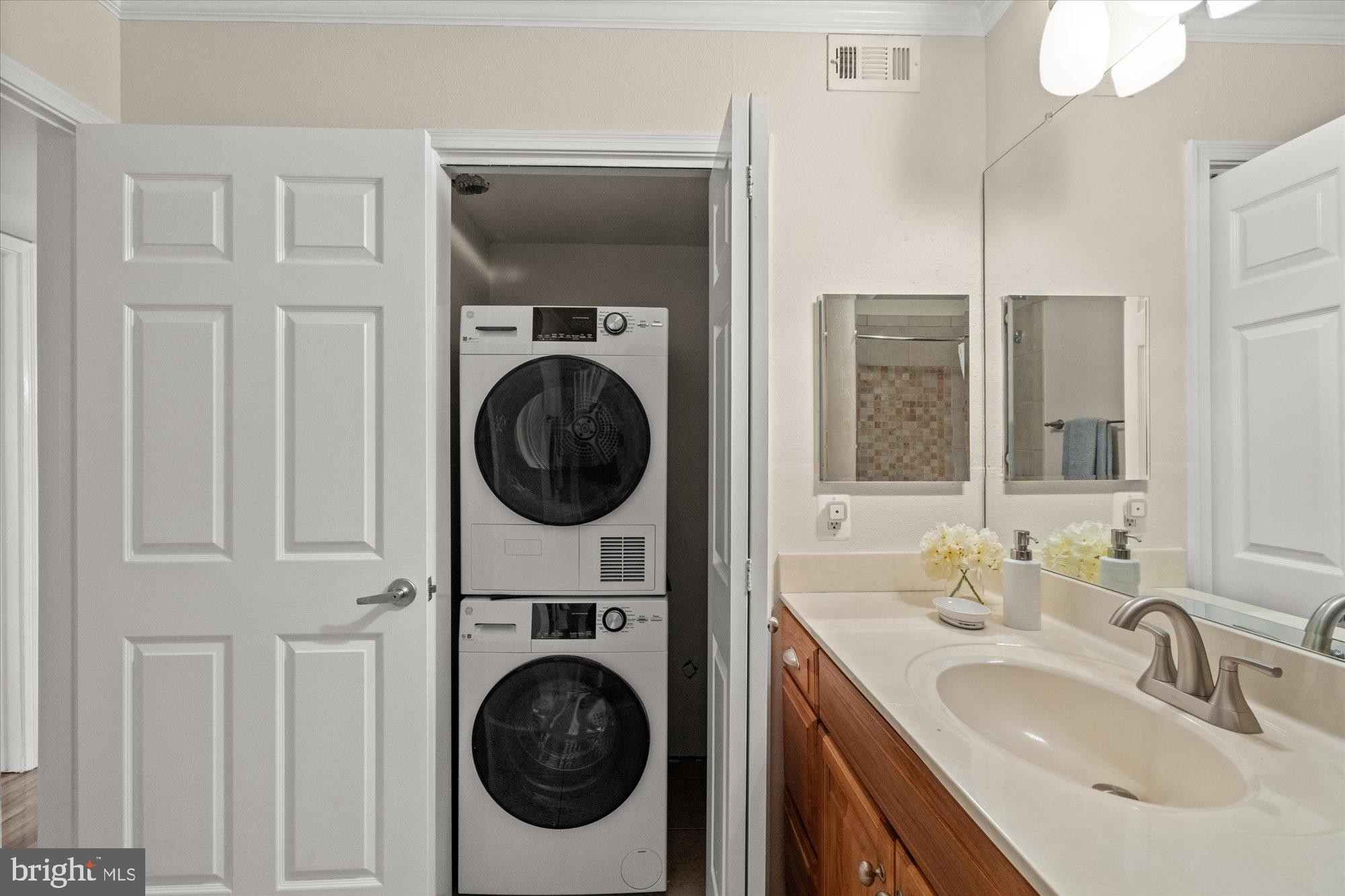 3304 Wyndham Cir #138