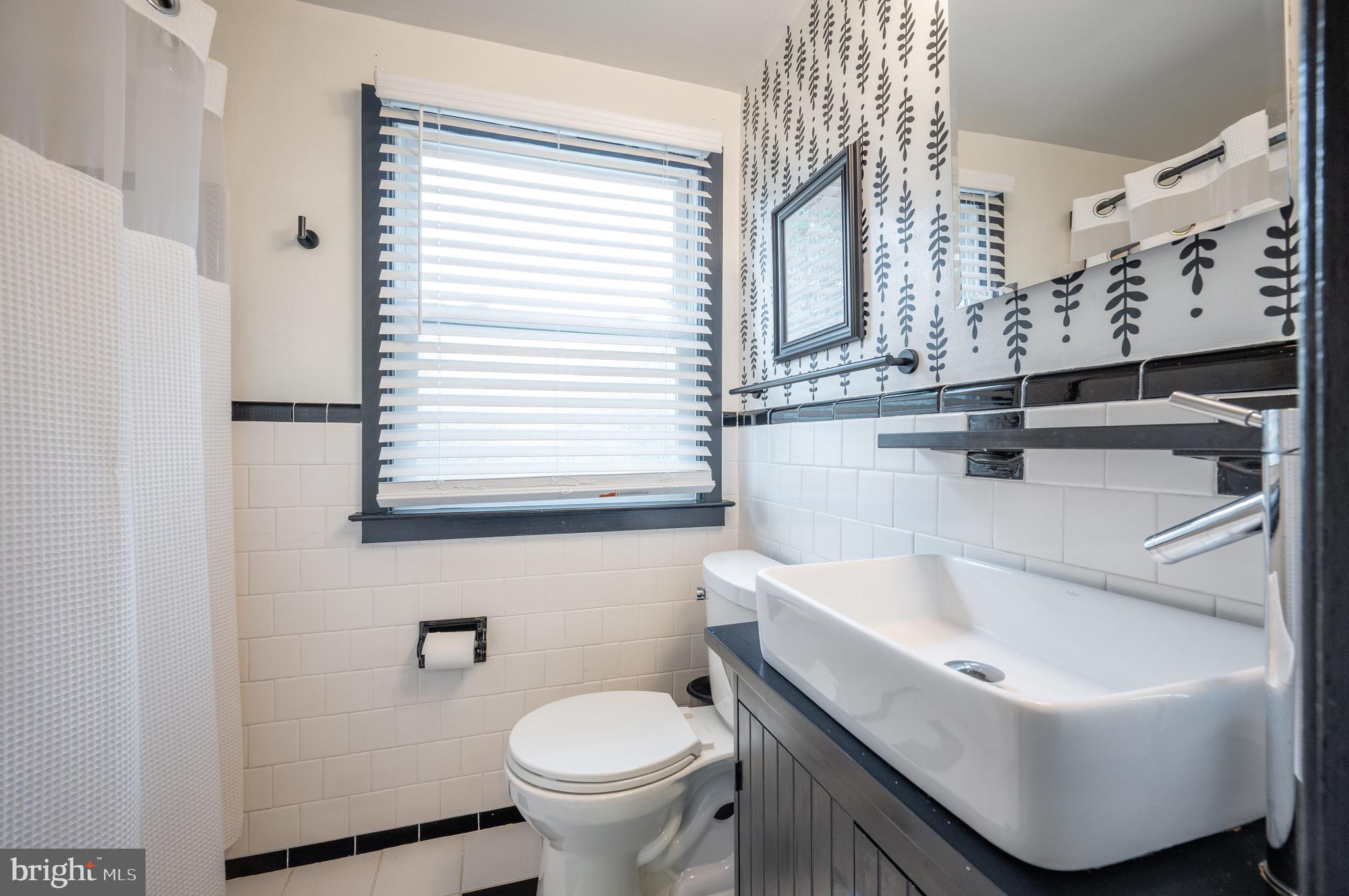206 Uhler Ter W